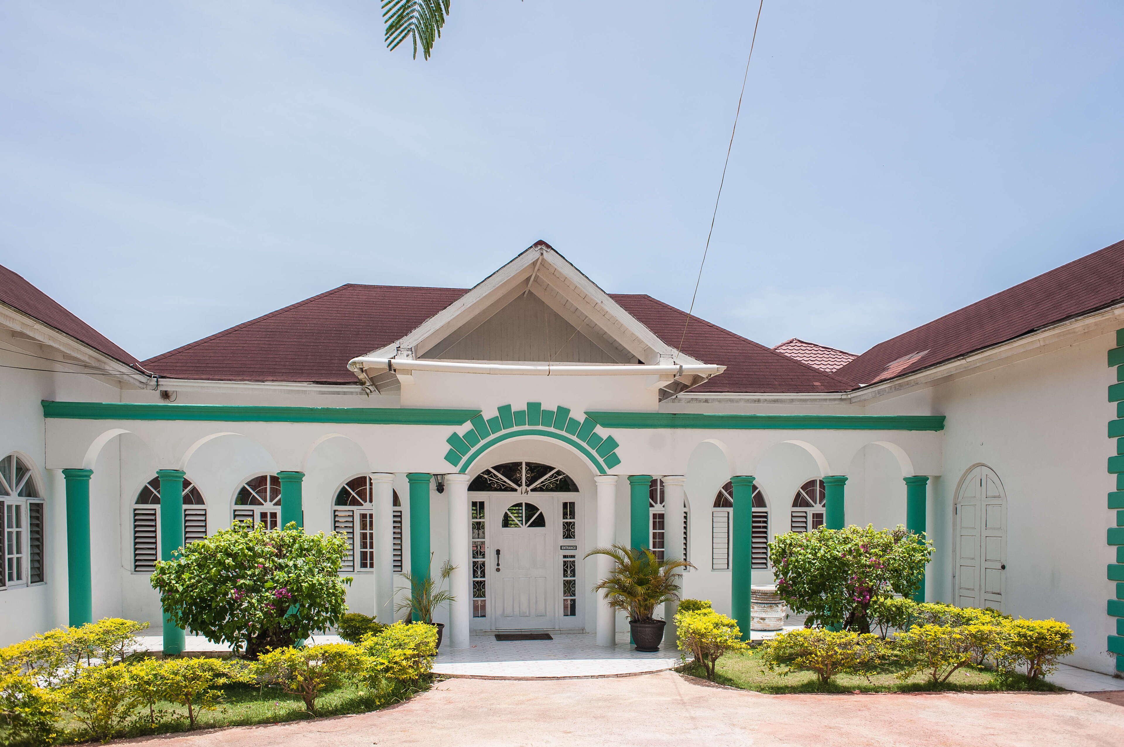 Queen Room in Diamond Villa & Suite