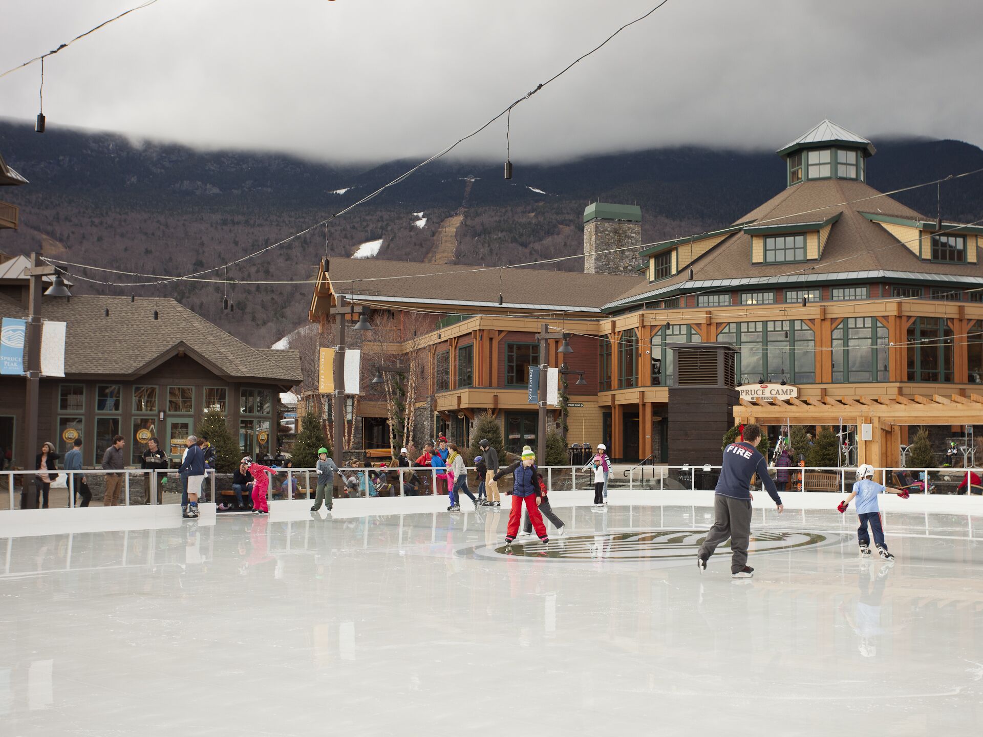 Luxury Studio Ski in -ski out Mt Mansfield Views, Mountain Golf Course Access