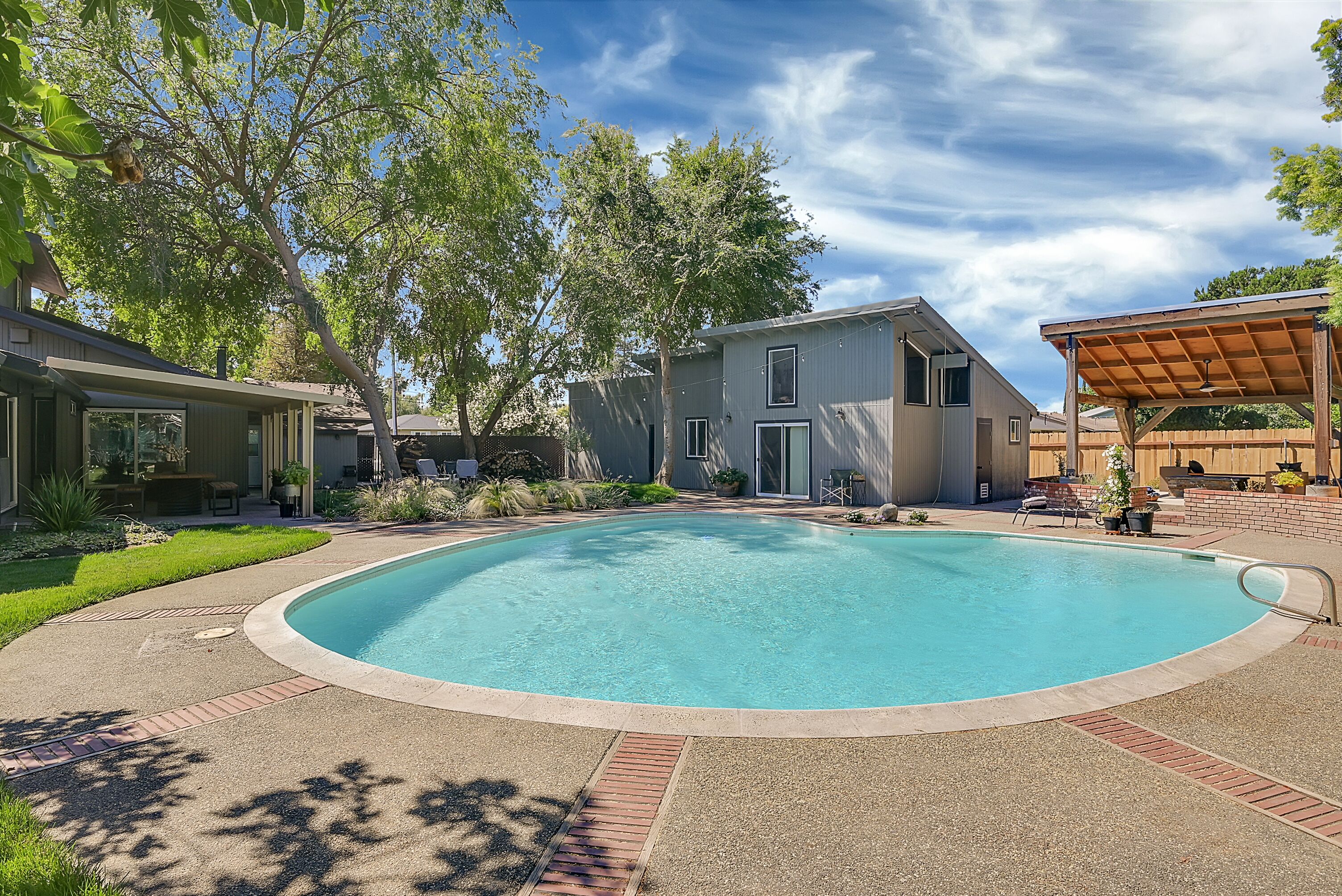 Nicely remodeled guest house in the heart of Yuba City's Hillcrest neighborhood