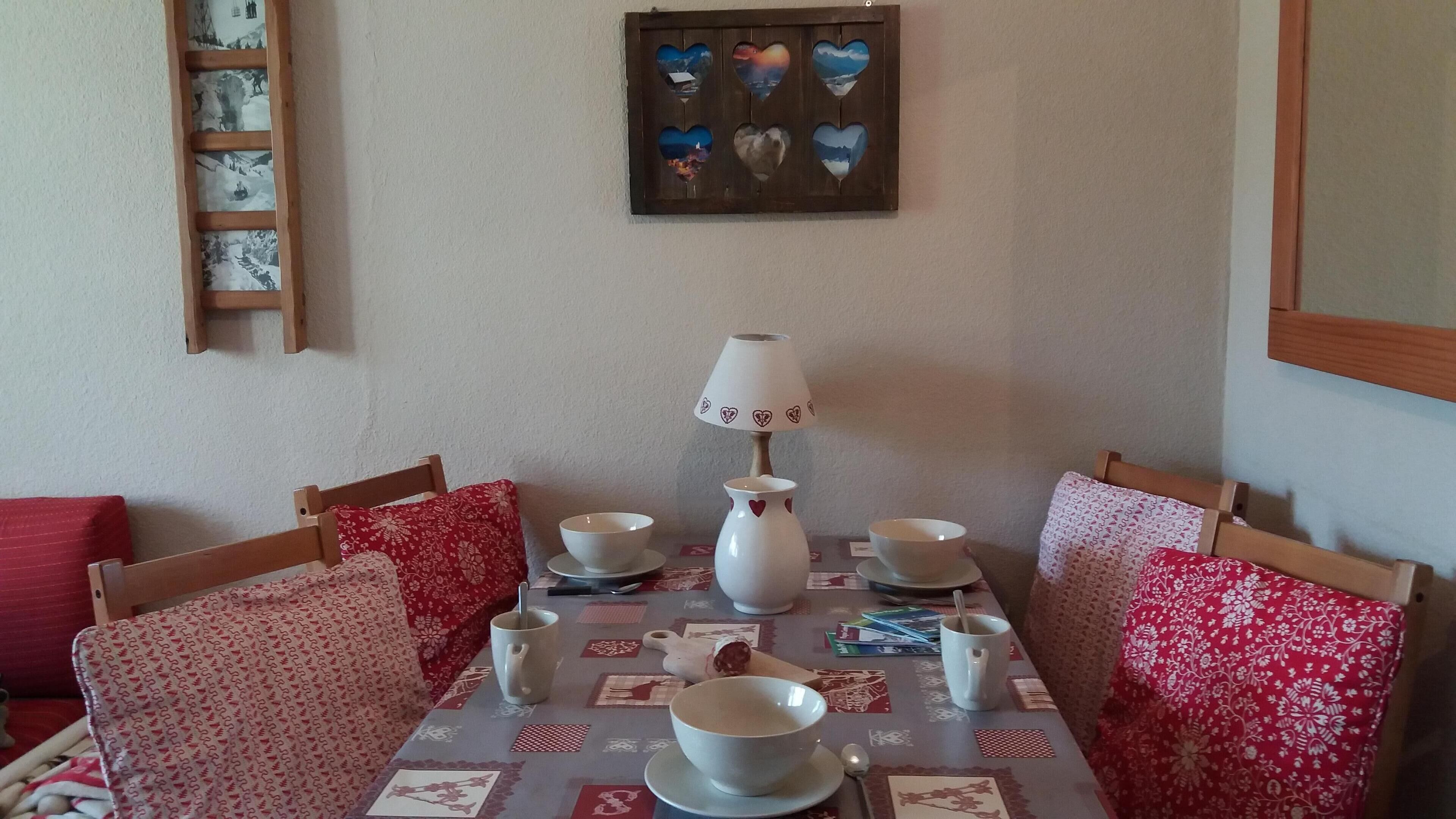 BELLE PLAGNE Ideally located, warm and neat 2 room apartment (4/5 p)