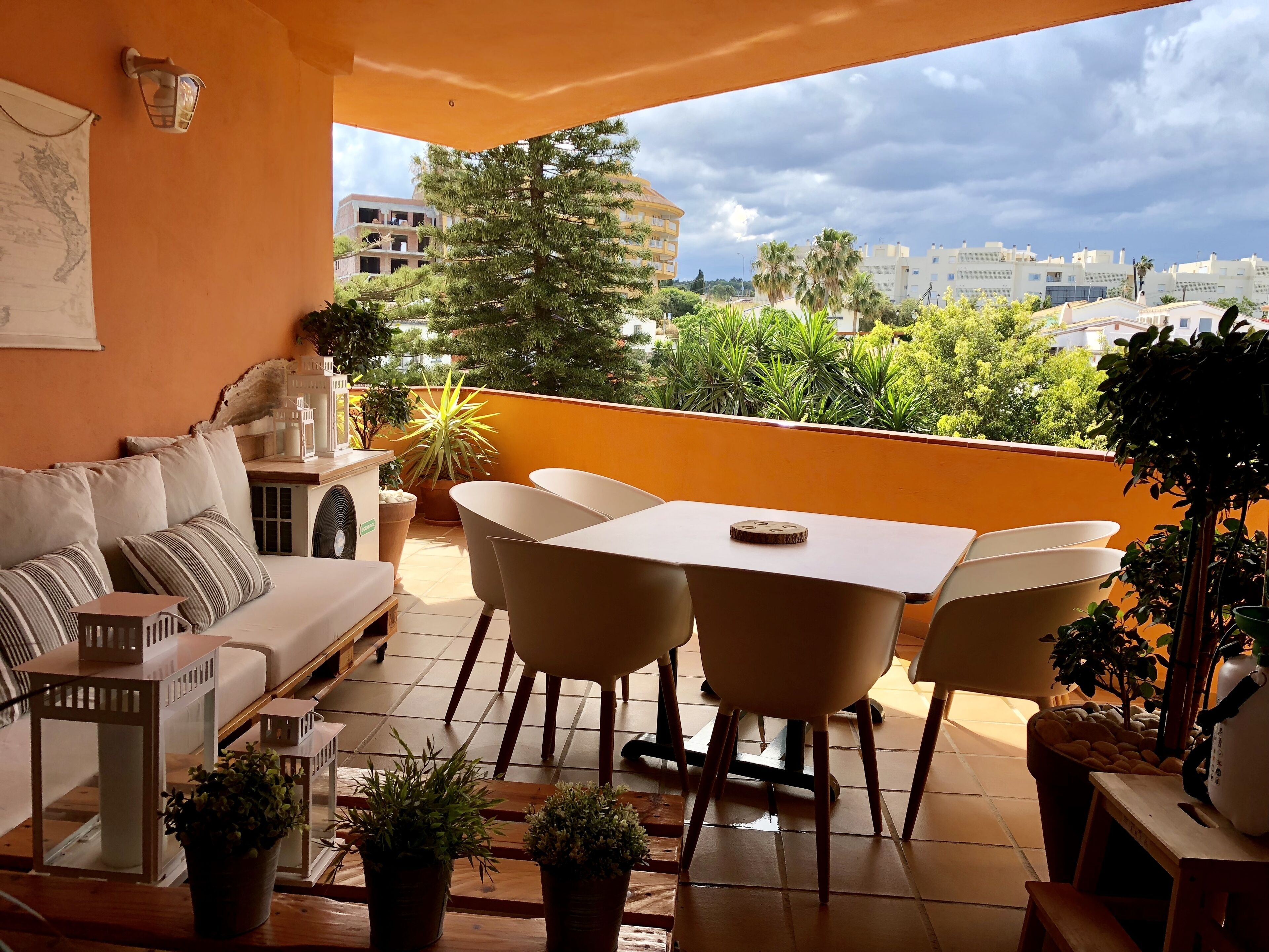 FUENGIROLA FRONT SEA APARTMENT, for 6 people, large terrace with views
