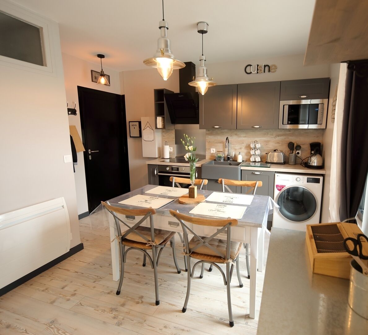 New in 2018 apartment with sea and harbor views WW2 Normandy landing beaches