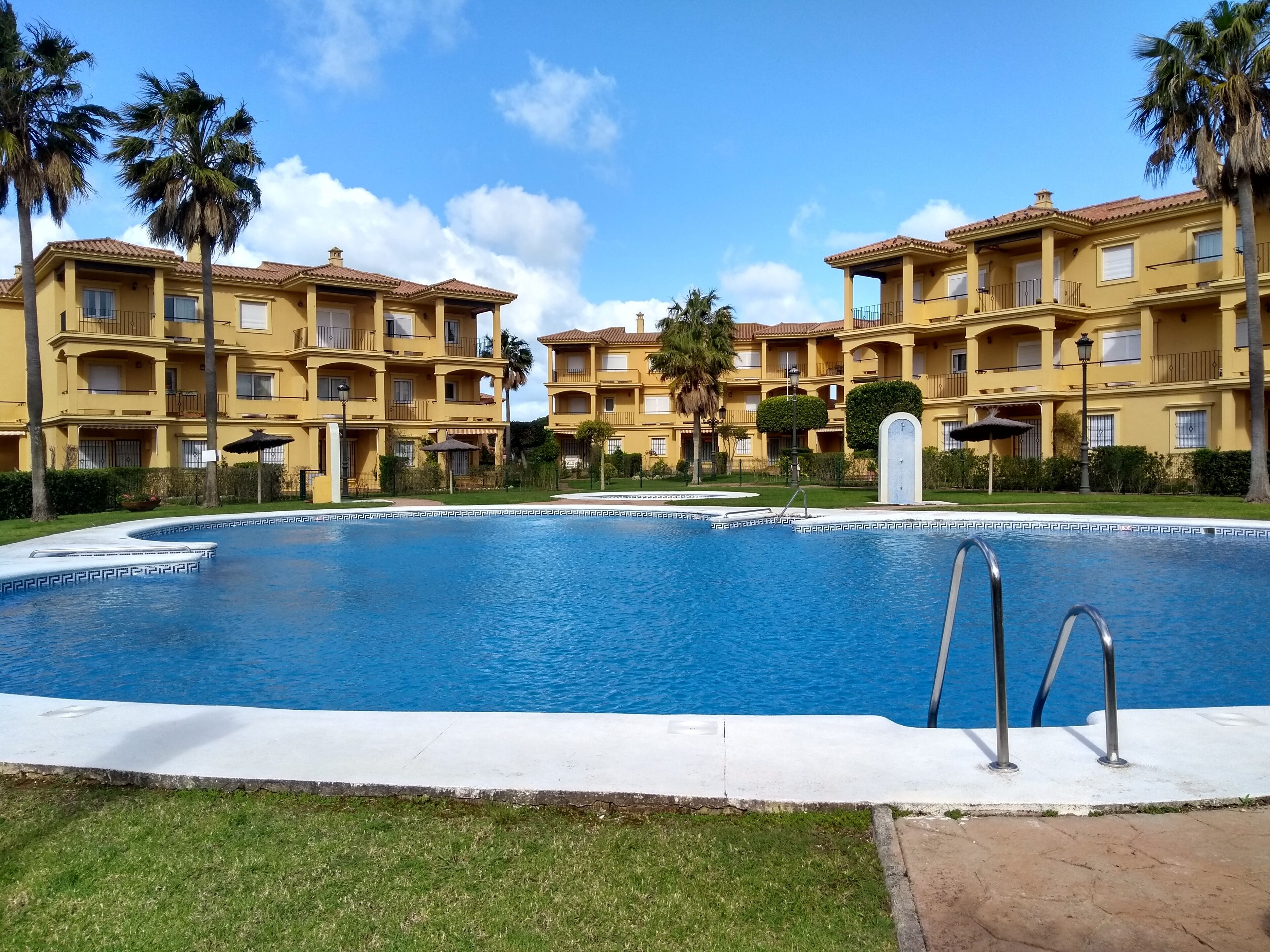 Just 600m walking from the beach, quiet and comfortable. WIFI