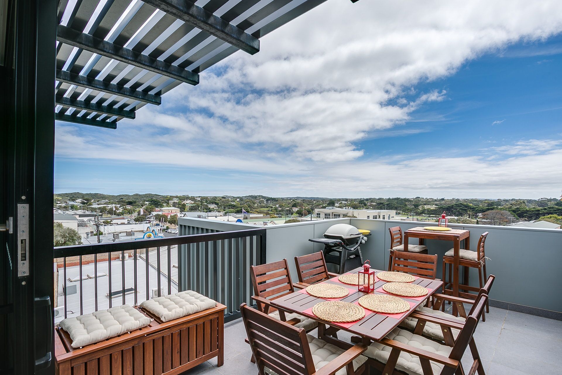 COLLINS QUARTERS LUXURY APARTMENT OVERLOOKING SORRENTO