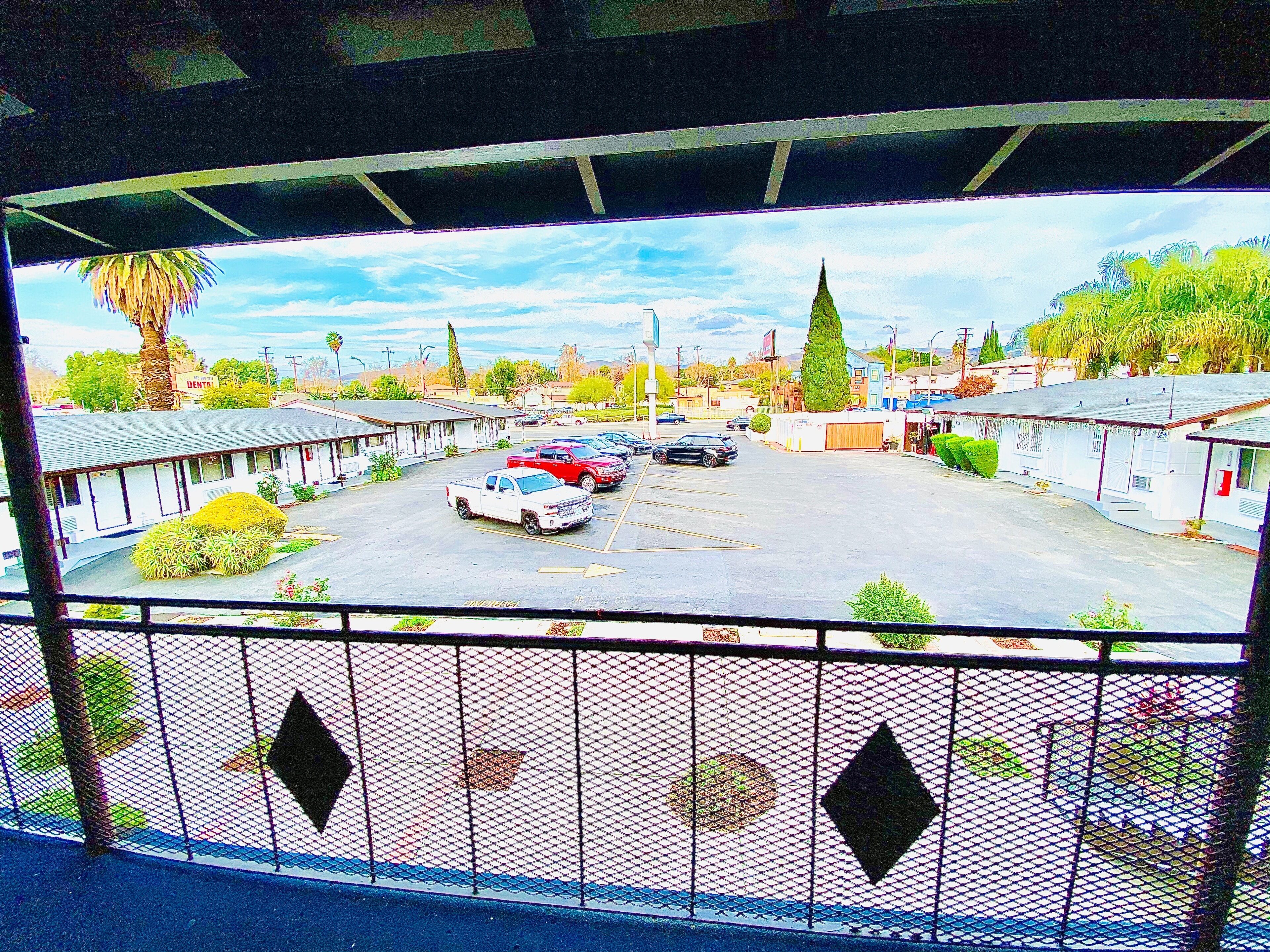 Casa Blanca Inn & Suites