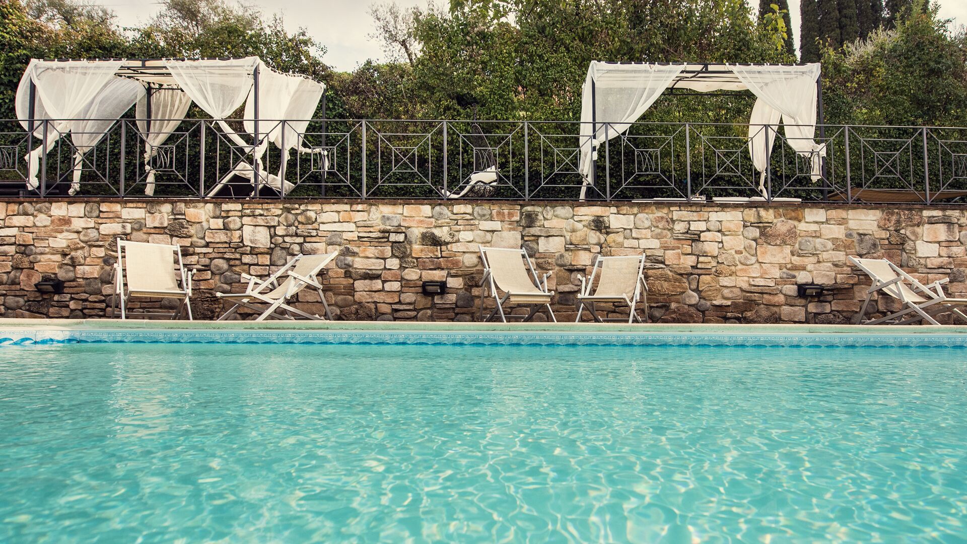 Villa Nuba,Bonfigli apt. - Spa room,fire place,wifi,pool with salt-heated water