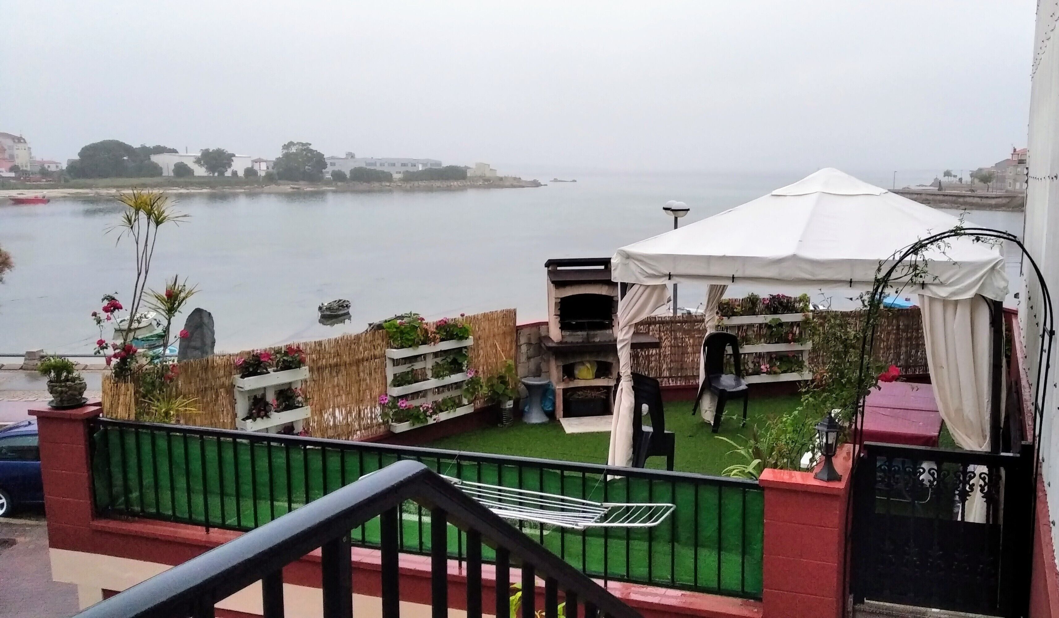 Holiday duplex, tourist use housing.