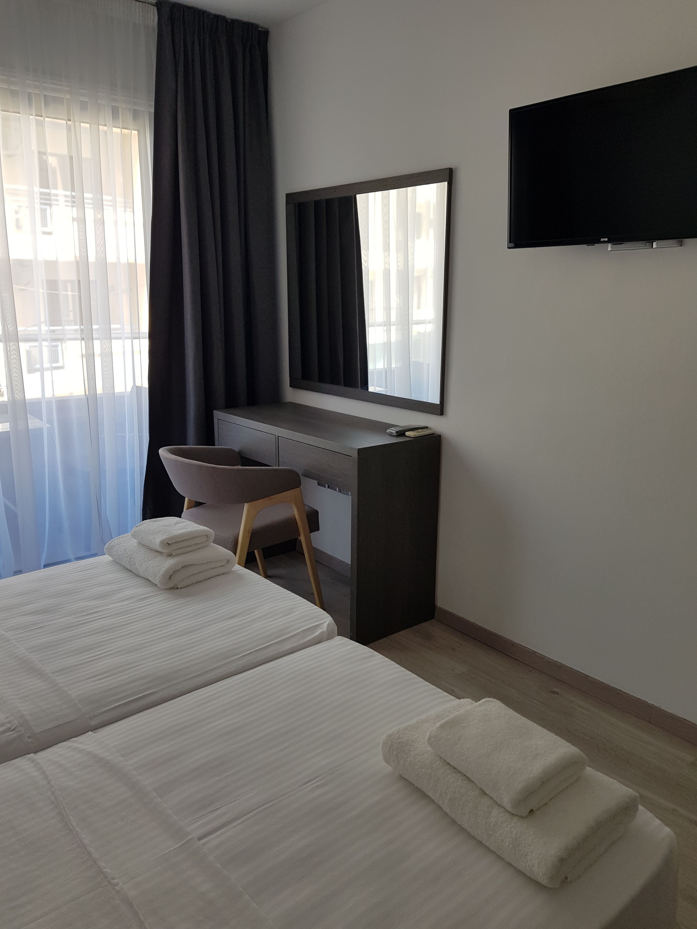 Les Palmiers Petrou Apartments