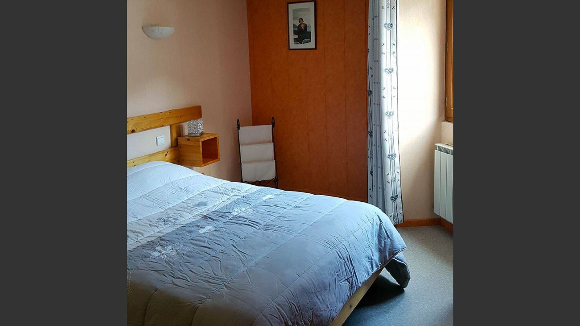 apartment in the heart of the village back to the ski slopes