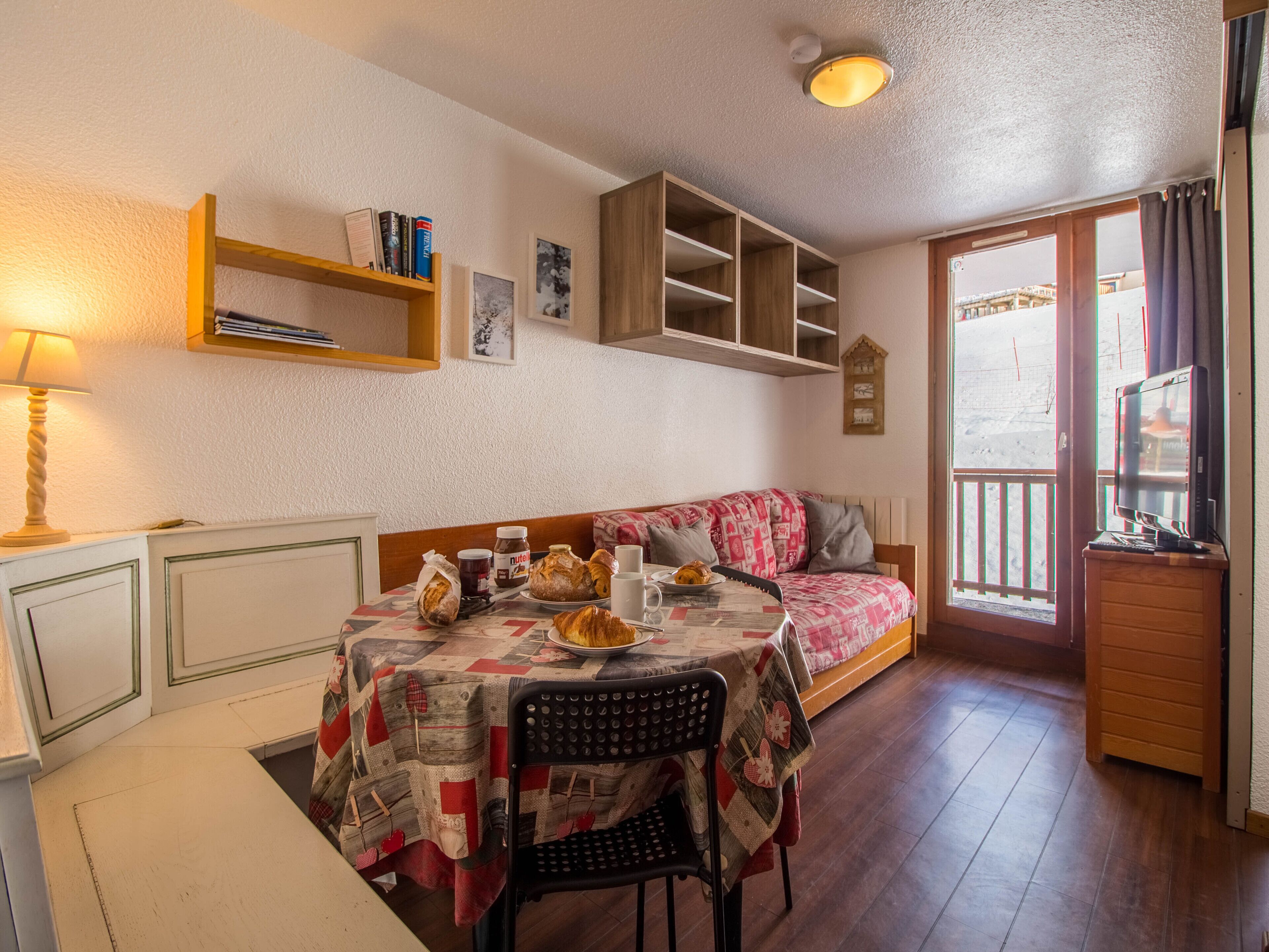 Pet friendly 5 bed ski-in ski-out apartment in Vallandry - Paradiski