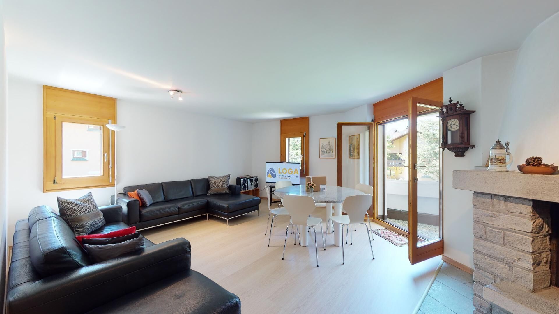 4-room flat on 1st floor, approx.