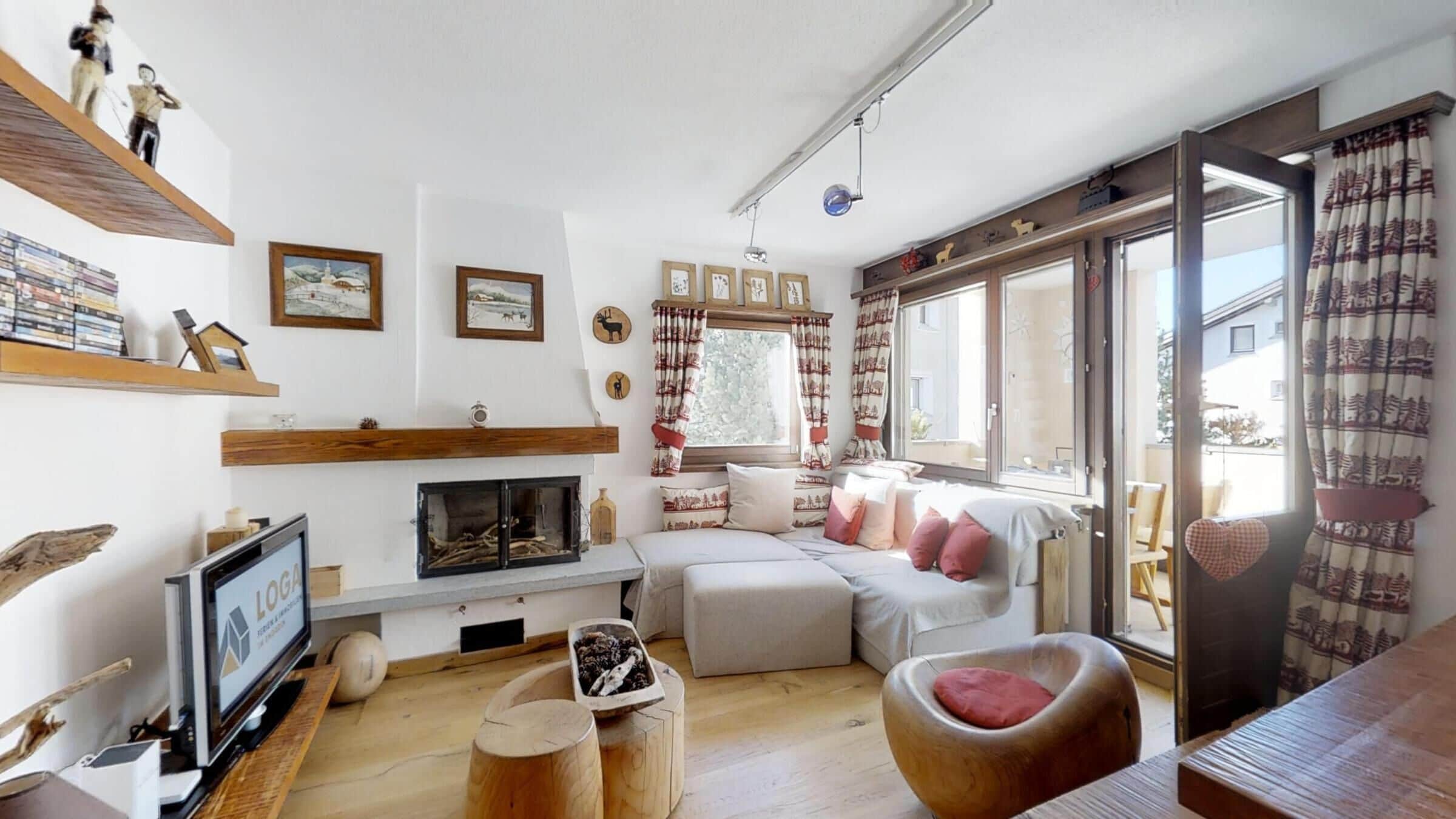 Tastefully renovated 3-room apartment on the first floor, approx.