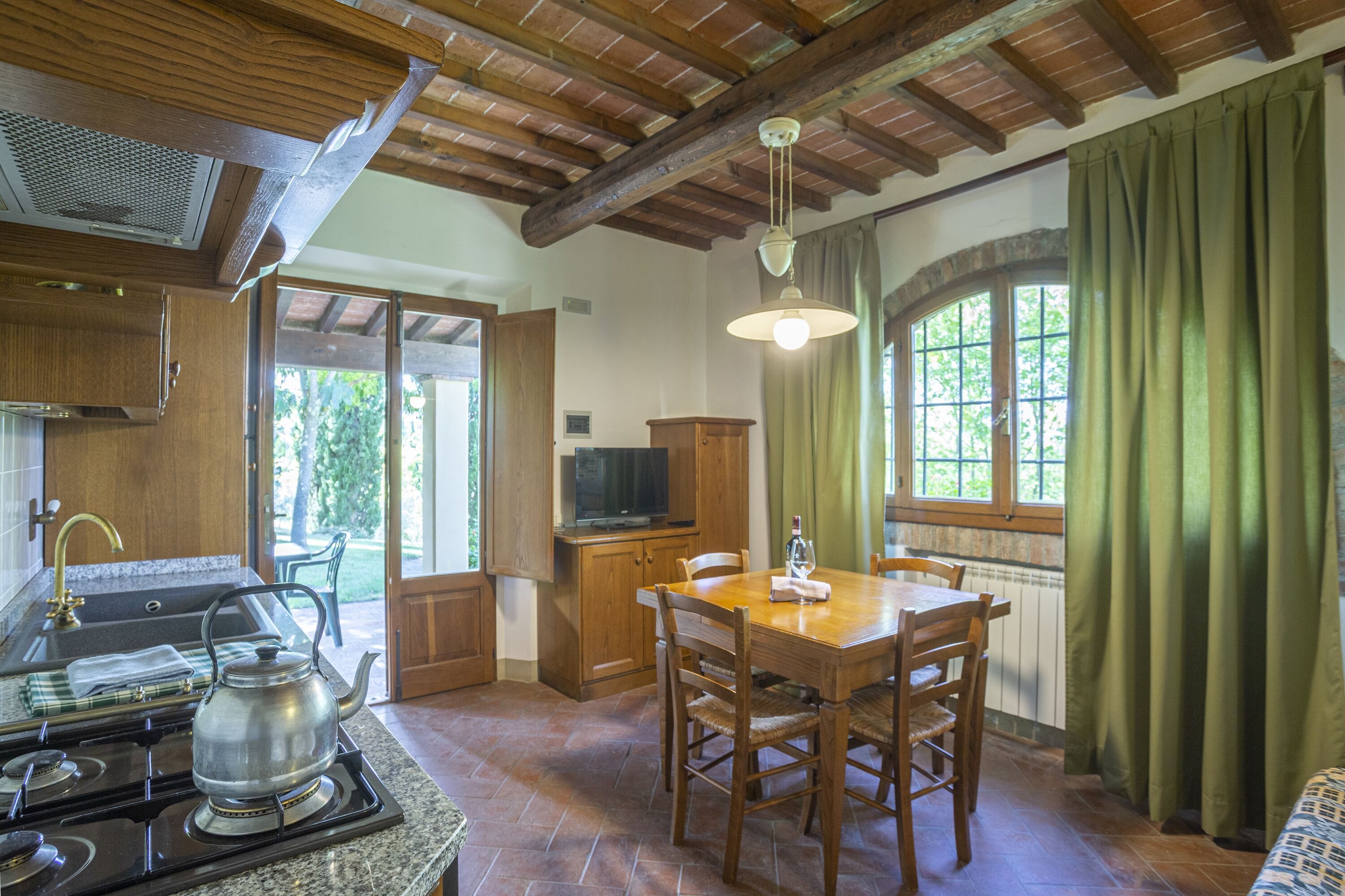 Two-room apartment agriturismo Tenuta Moriano with swimming pool, panoramic view