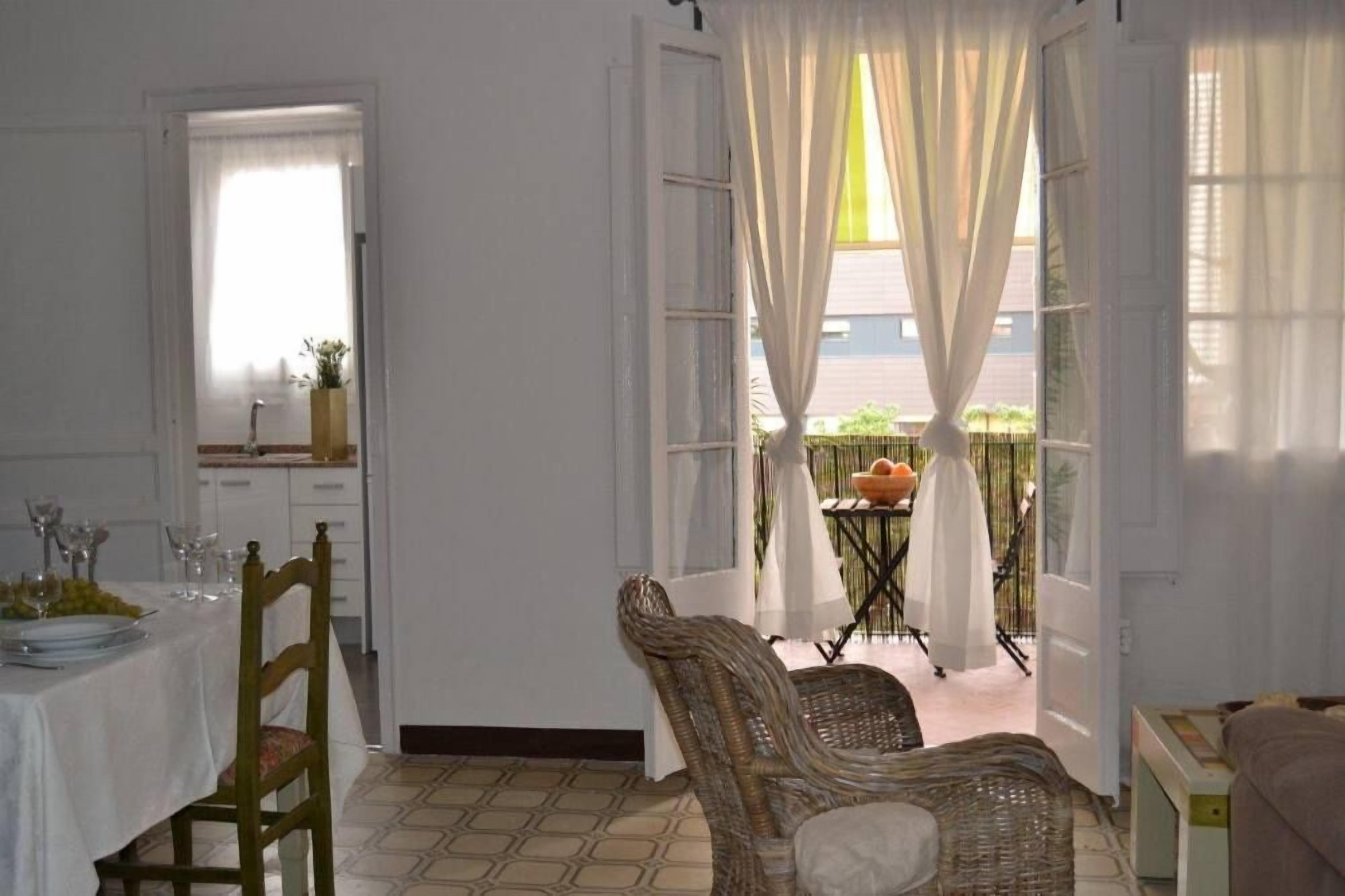 Romantic, well decorated, quiet