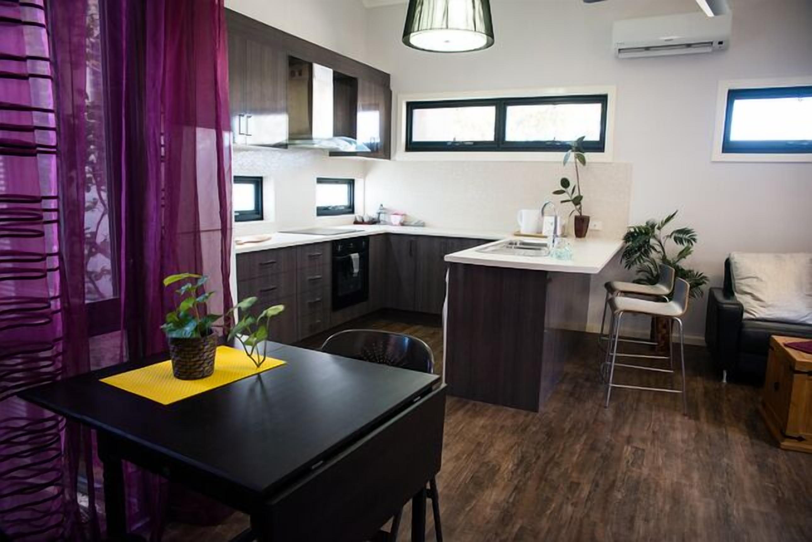 Two bedroom villa, self contained, wifi, parking, big kitchen, private entrance 