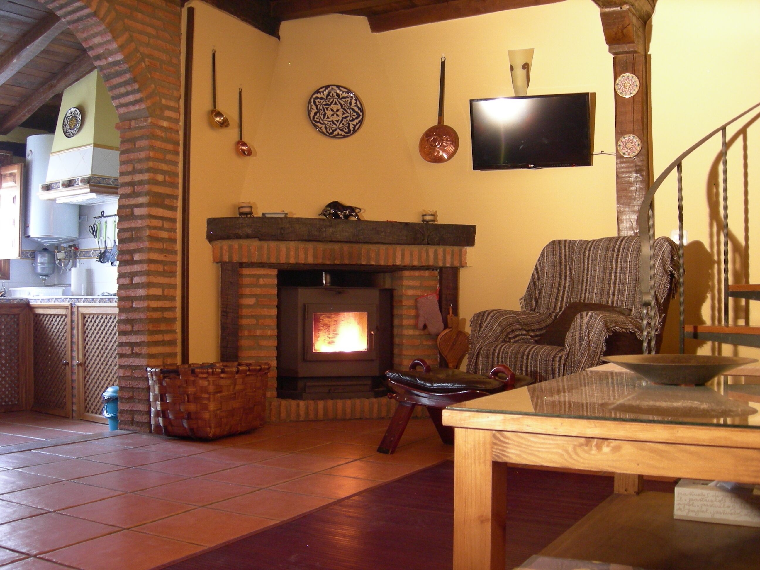 Spacious house with charm located in the Jewish quarter of Hervás next to the Ambroz river.