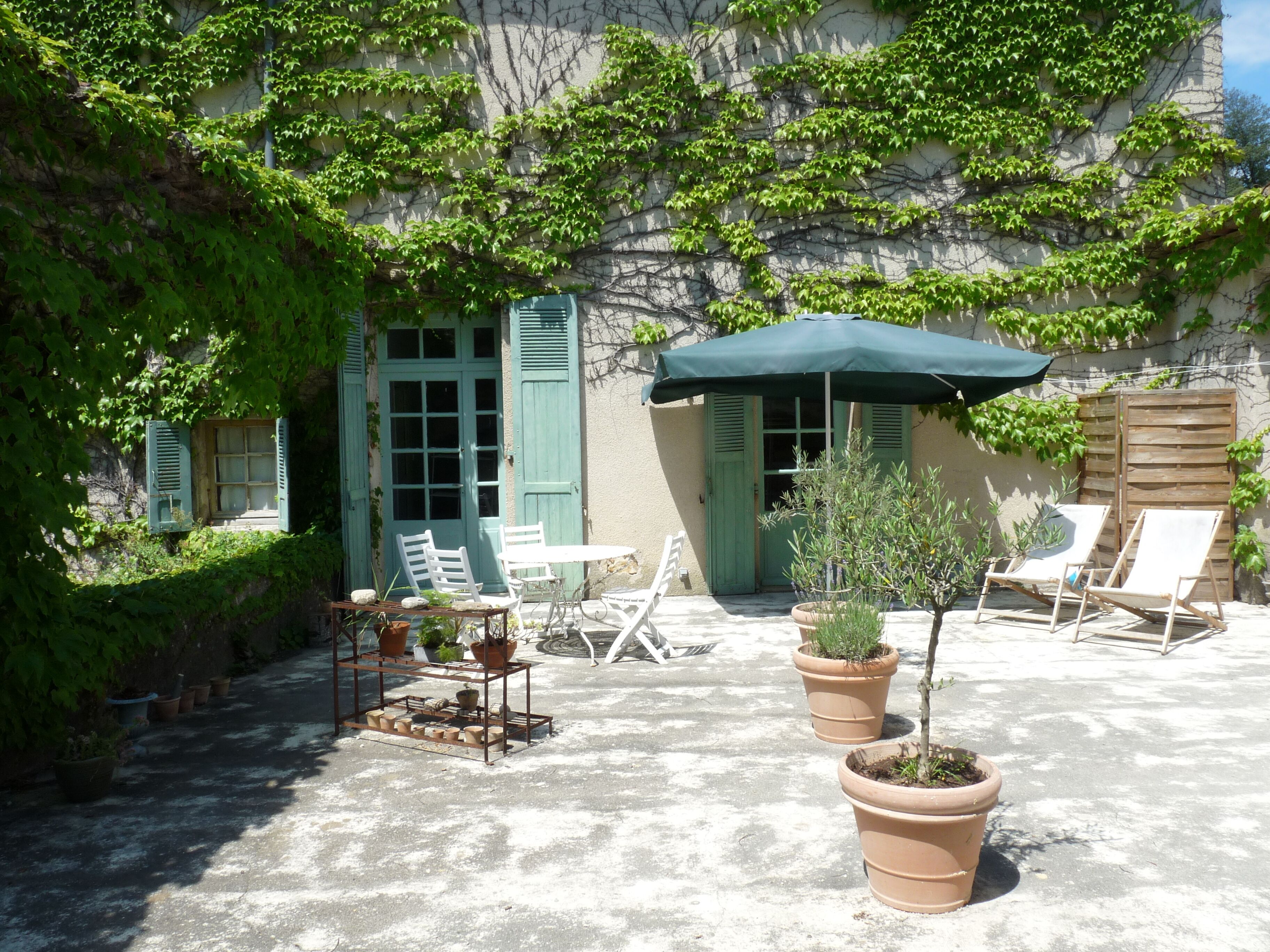 Gite in old house in vineyard.