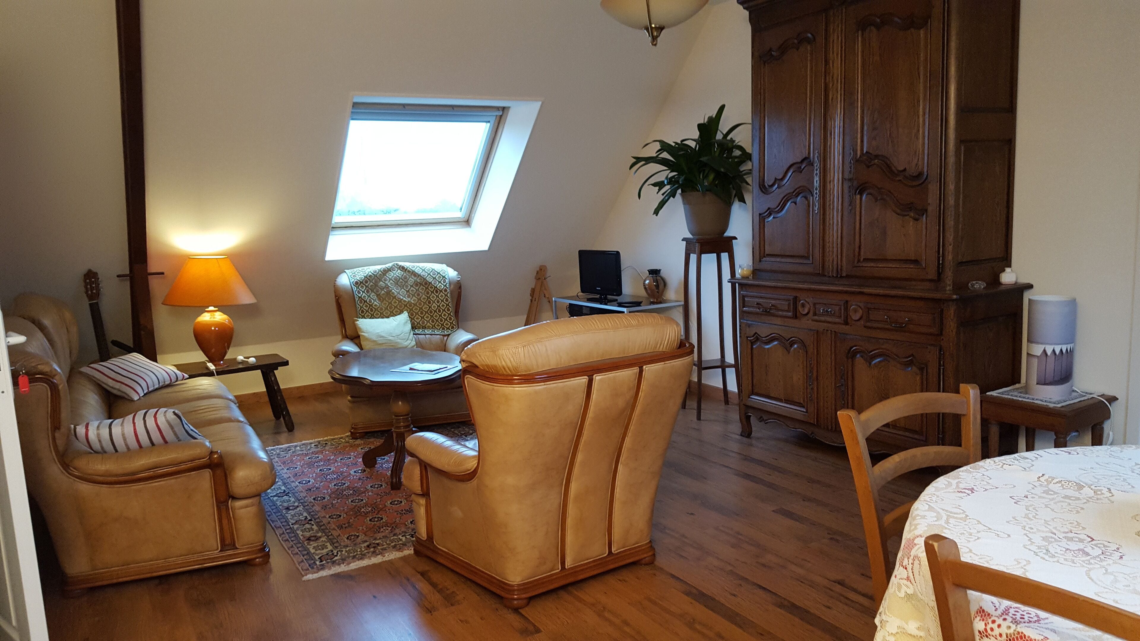 Gouville sur mer (50560) Apartment 65 m2 on the 1st floor of a detached house