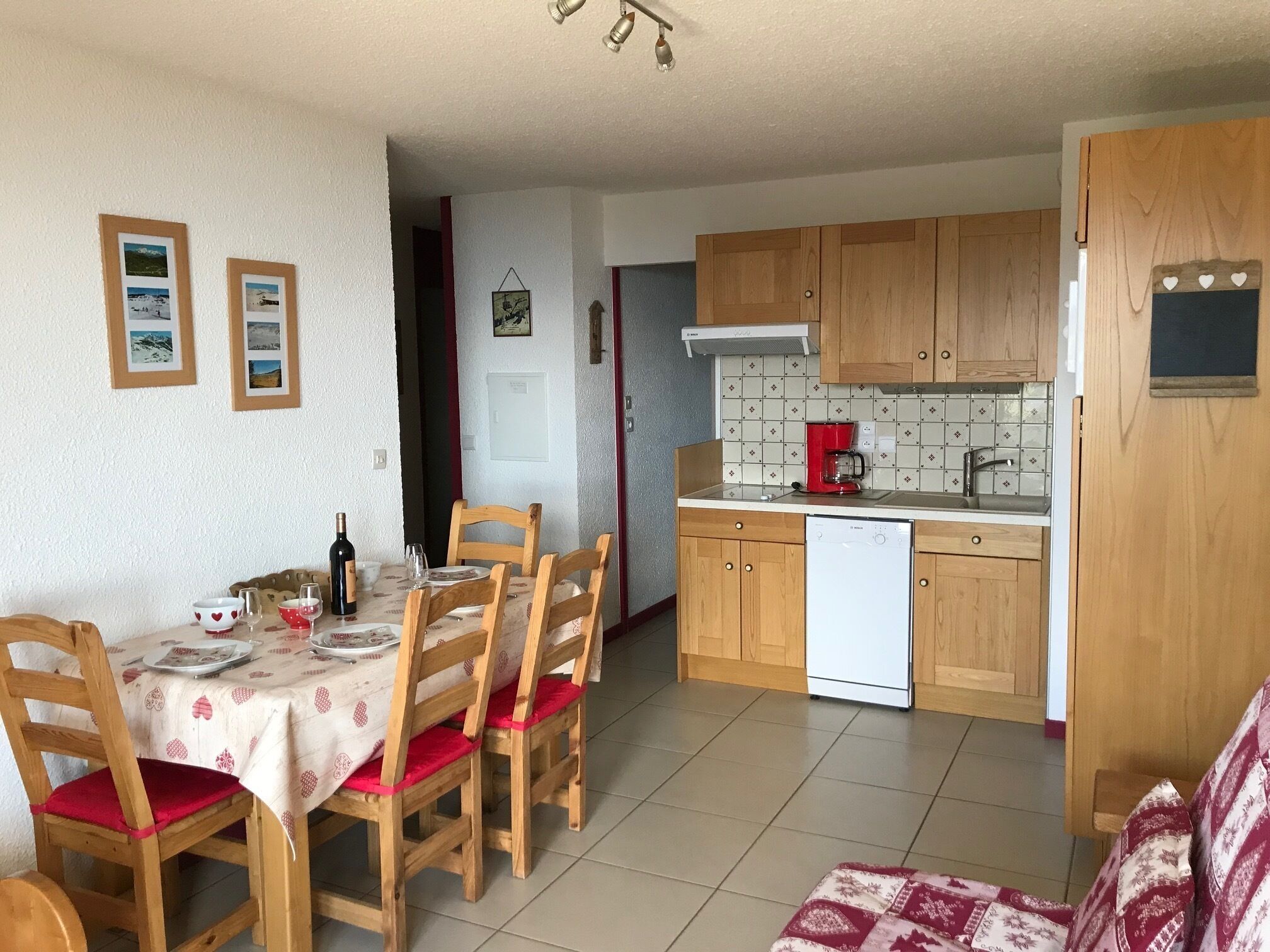 Ideal apartment for 4 people 100 m from the slopes, close to shops 