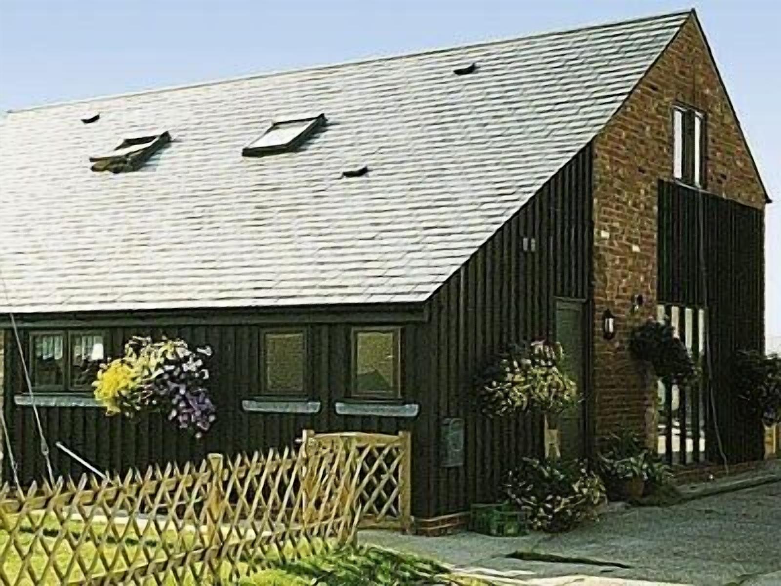 2 bedroom accommodation in Burmarsh, Romney Marsh
