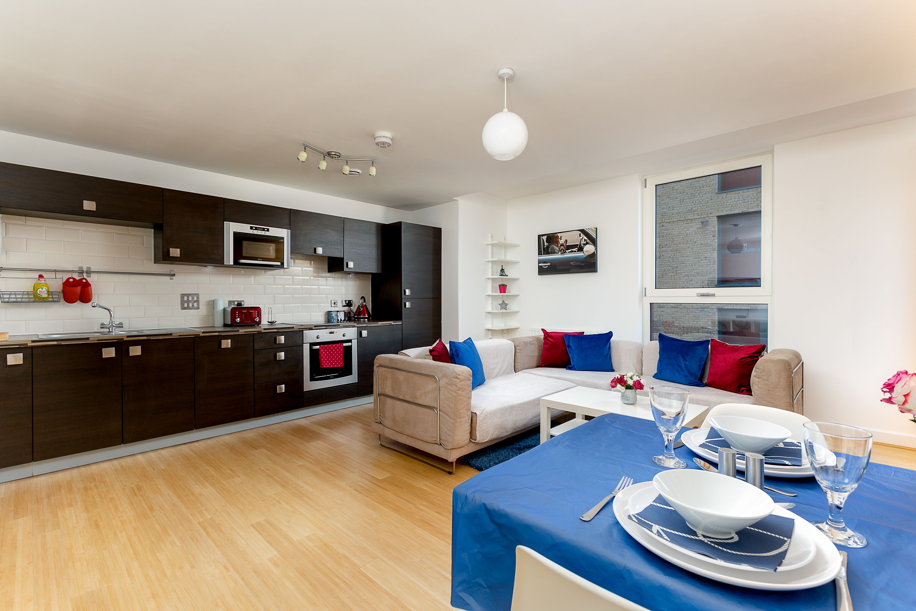 Bright Comfy 2 bed in trendy Dalston