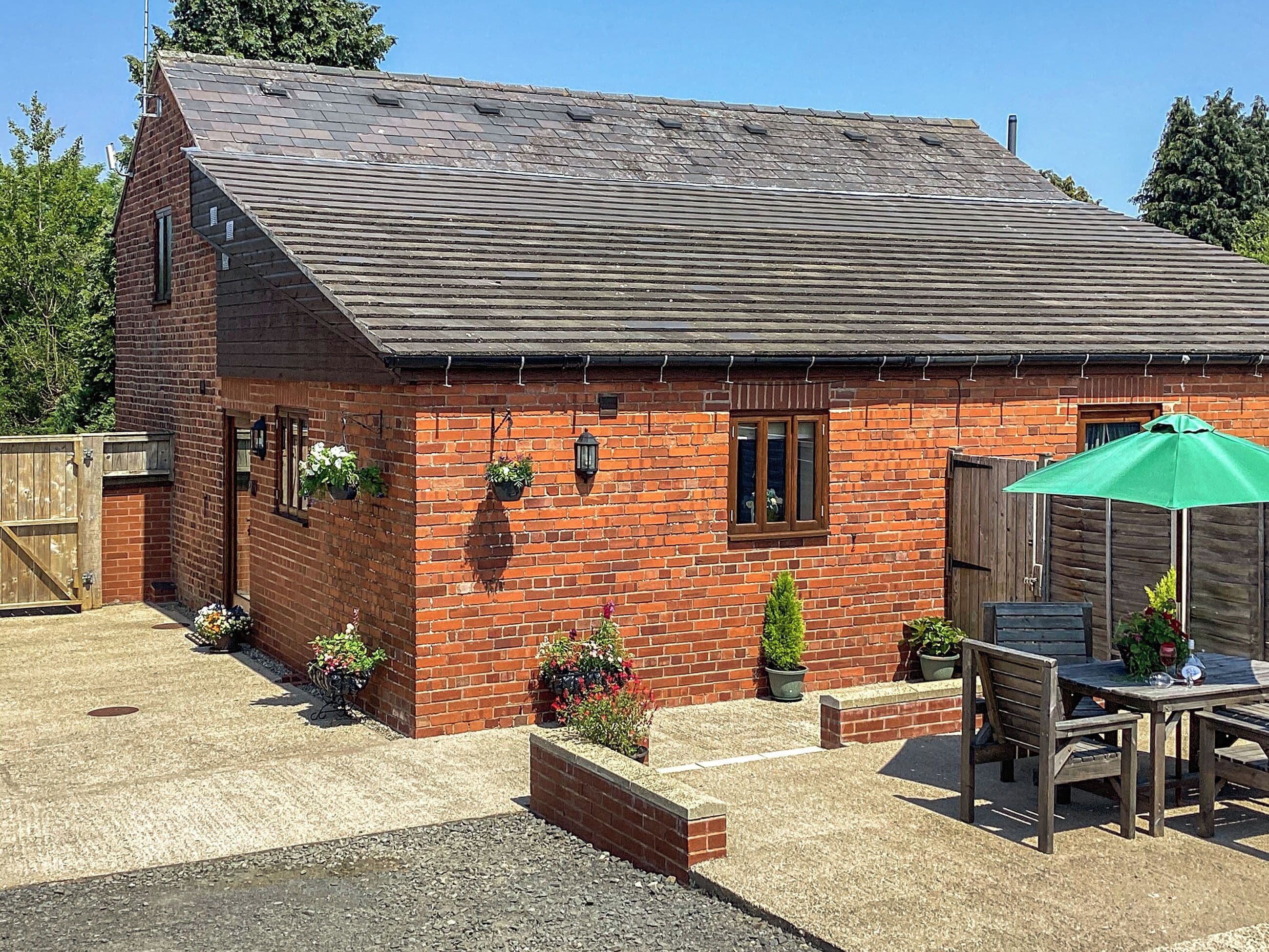 2 bedroom accommodation in Dudleston, near Ellesmere