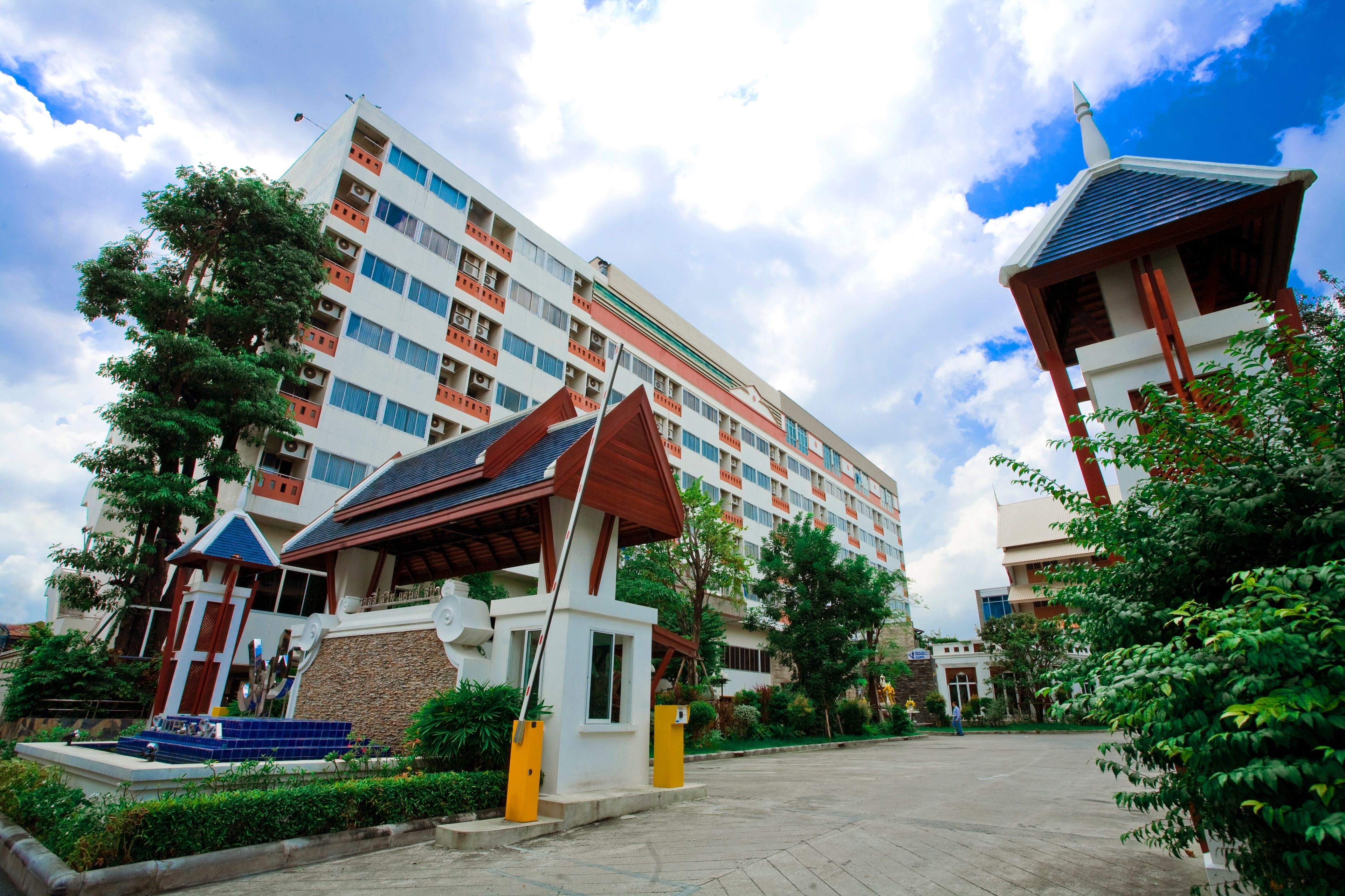 Jolly Suites & Spa Thaphra