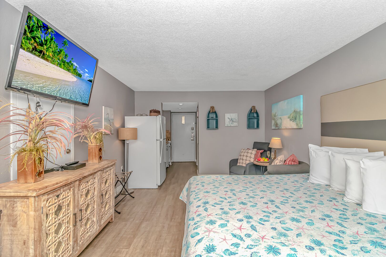 Ocean view studio at Caravelle Tower 127!