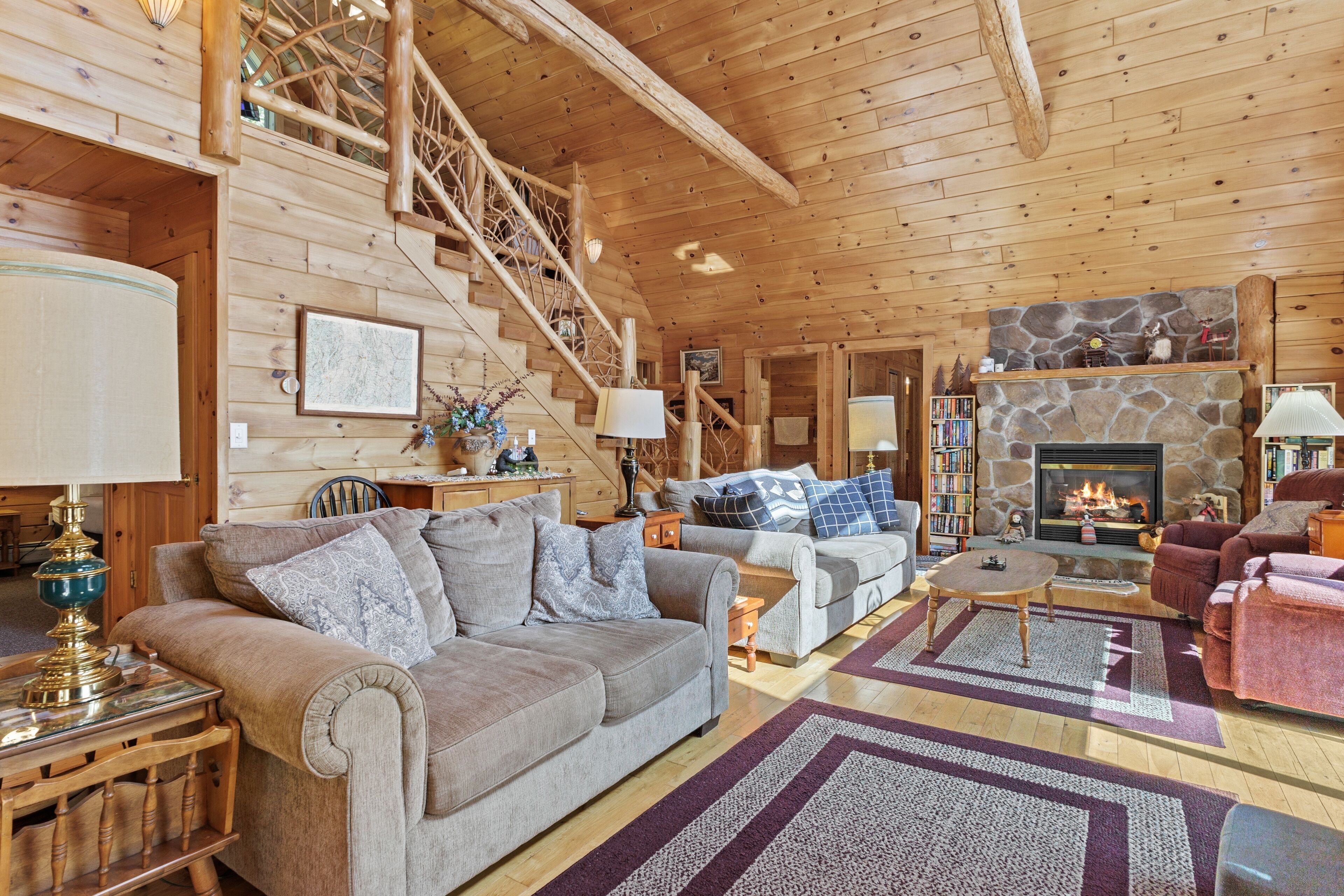 Lakefront cabin with beautiful loft, game room, views, private dock