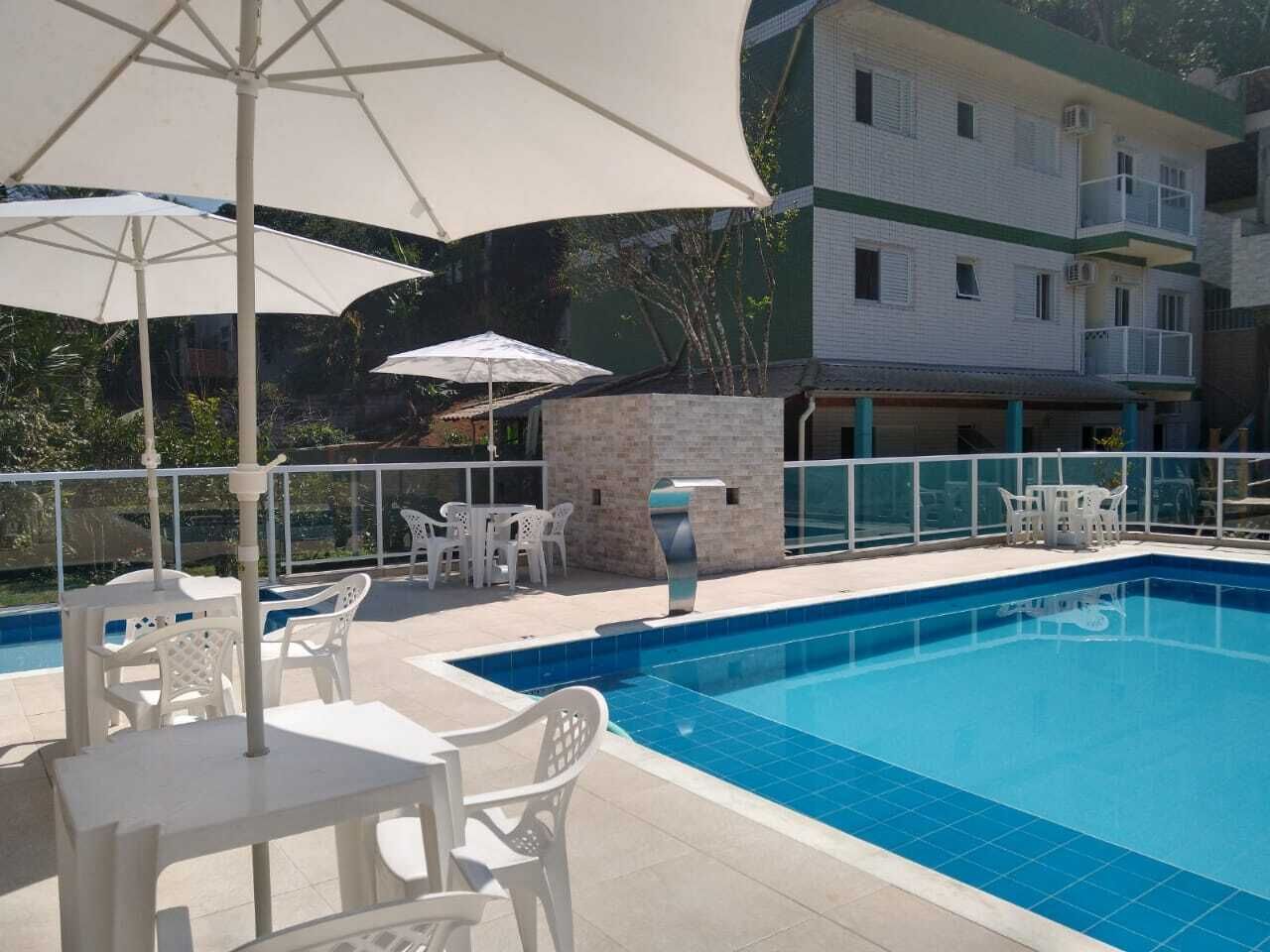 Apartment with pool and leisure area, 2 bedrooms, furnished, next to Martim de Sá