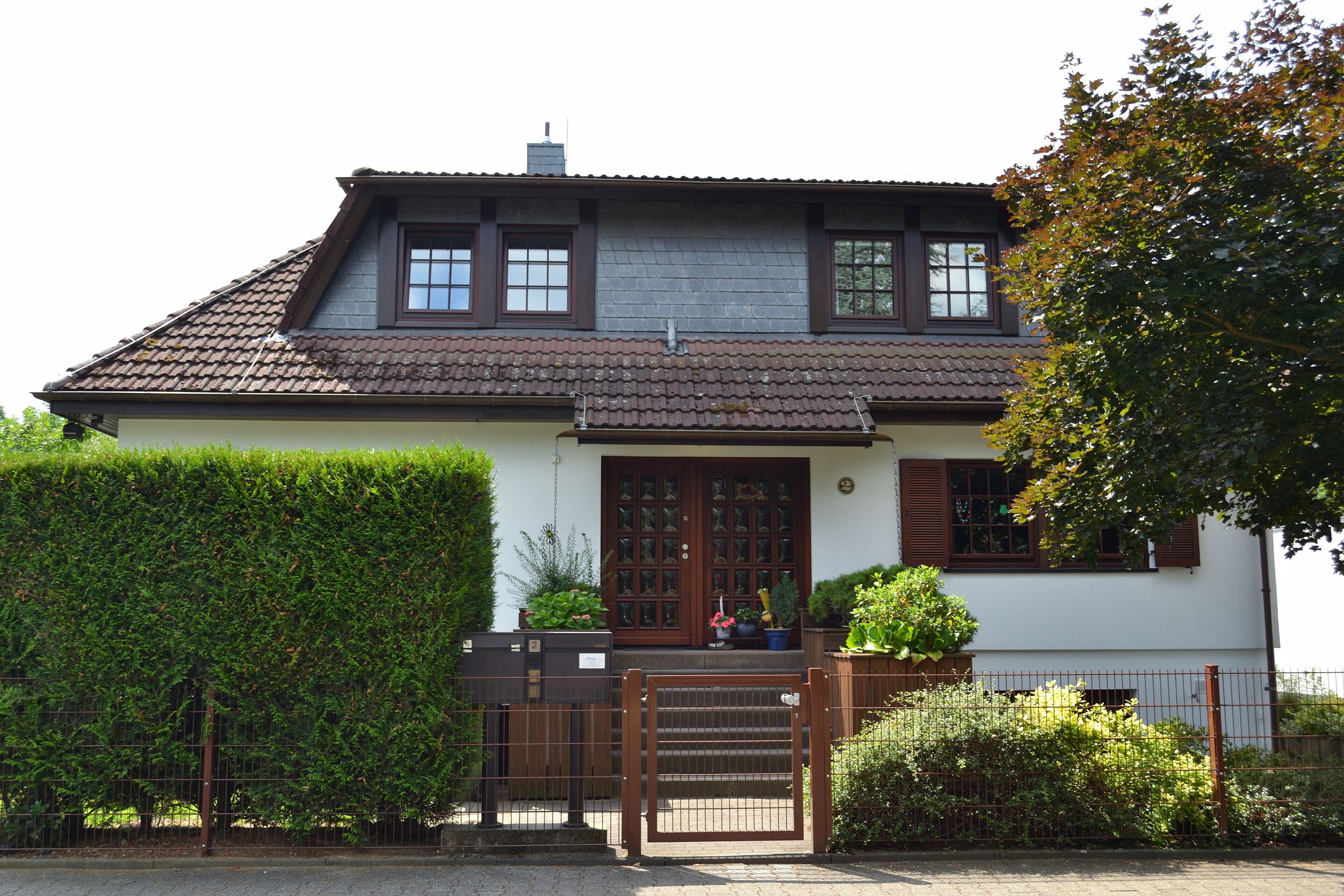 Quiet well-kept apartment, Frankfurt Airport 23 km, A5 easily accessible