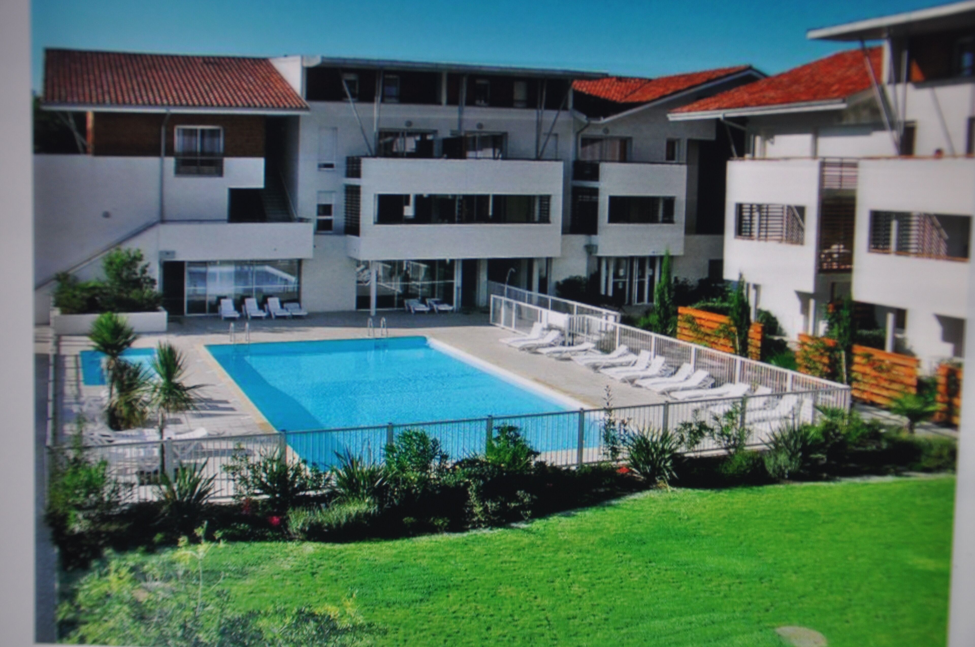 Duplex apartment sleeps 6/8 close to the beach: outdoor/indoor heated pools