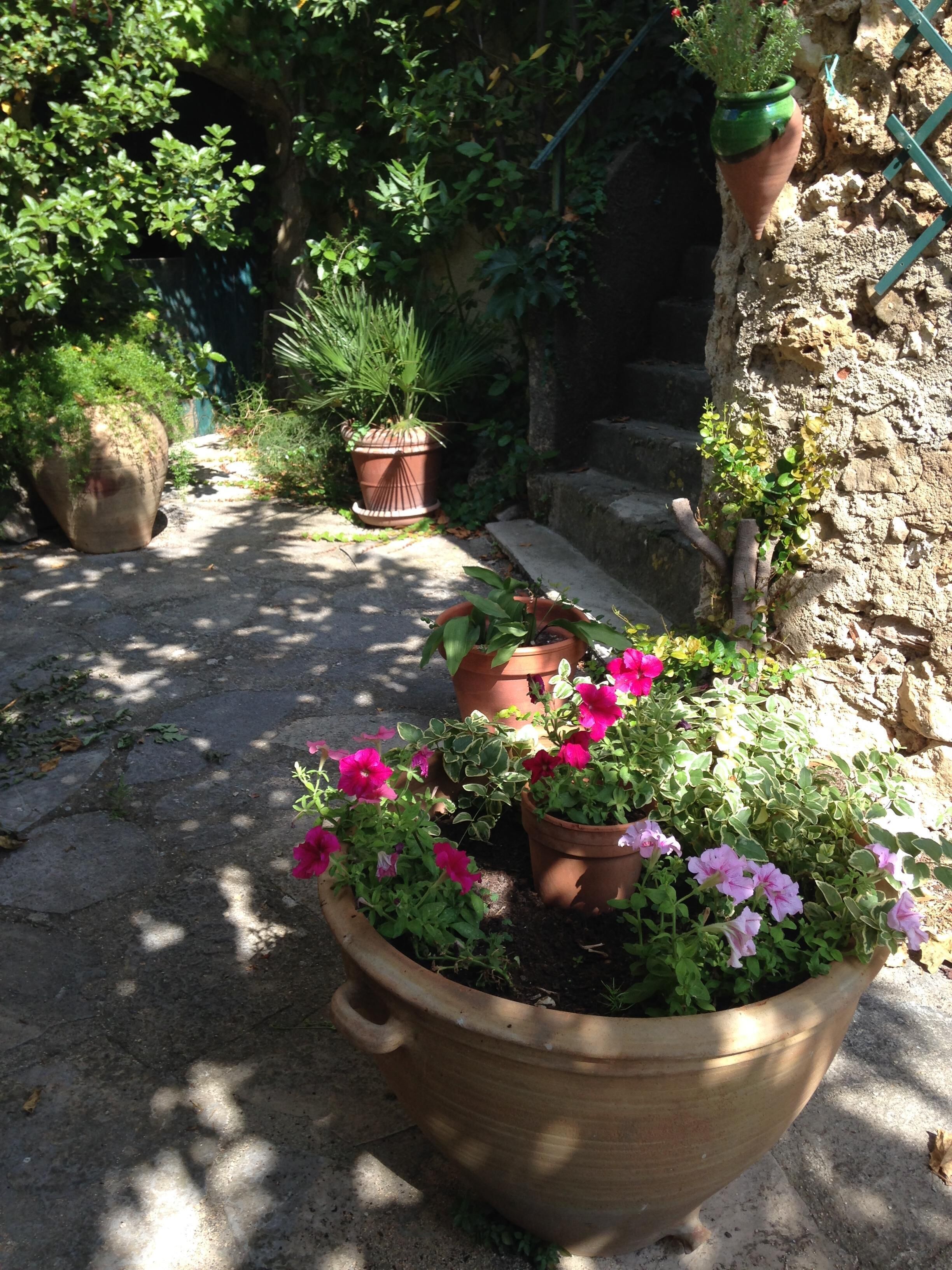 Independent apartment in a village house.