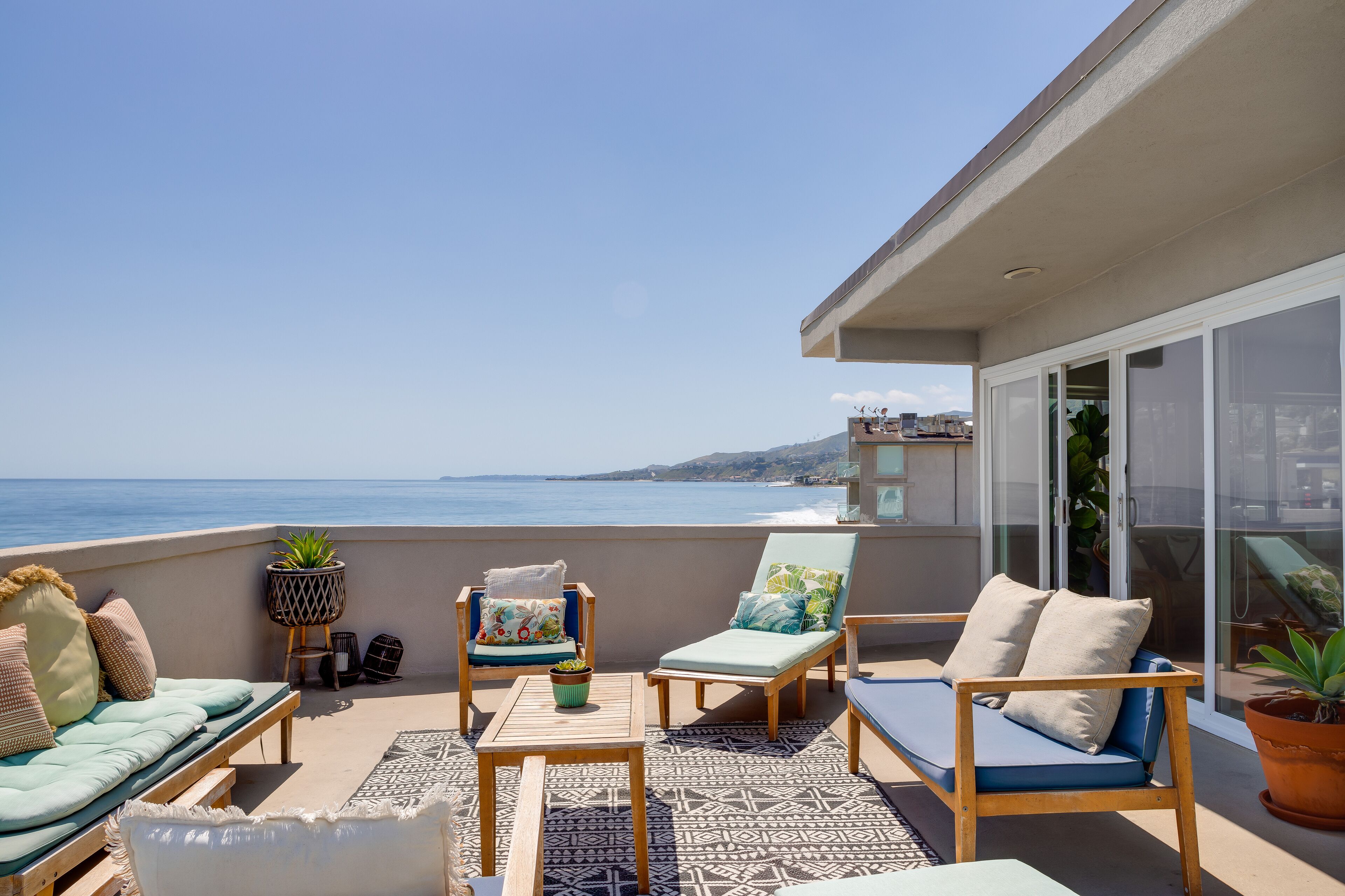Private Oceanfront Vacation Rental at Duke's Malibu