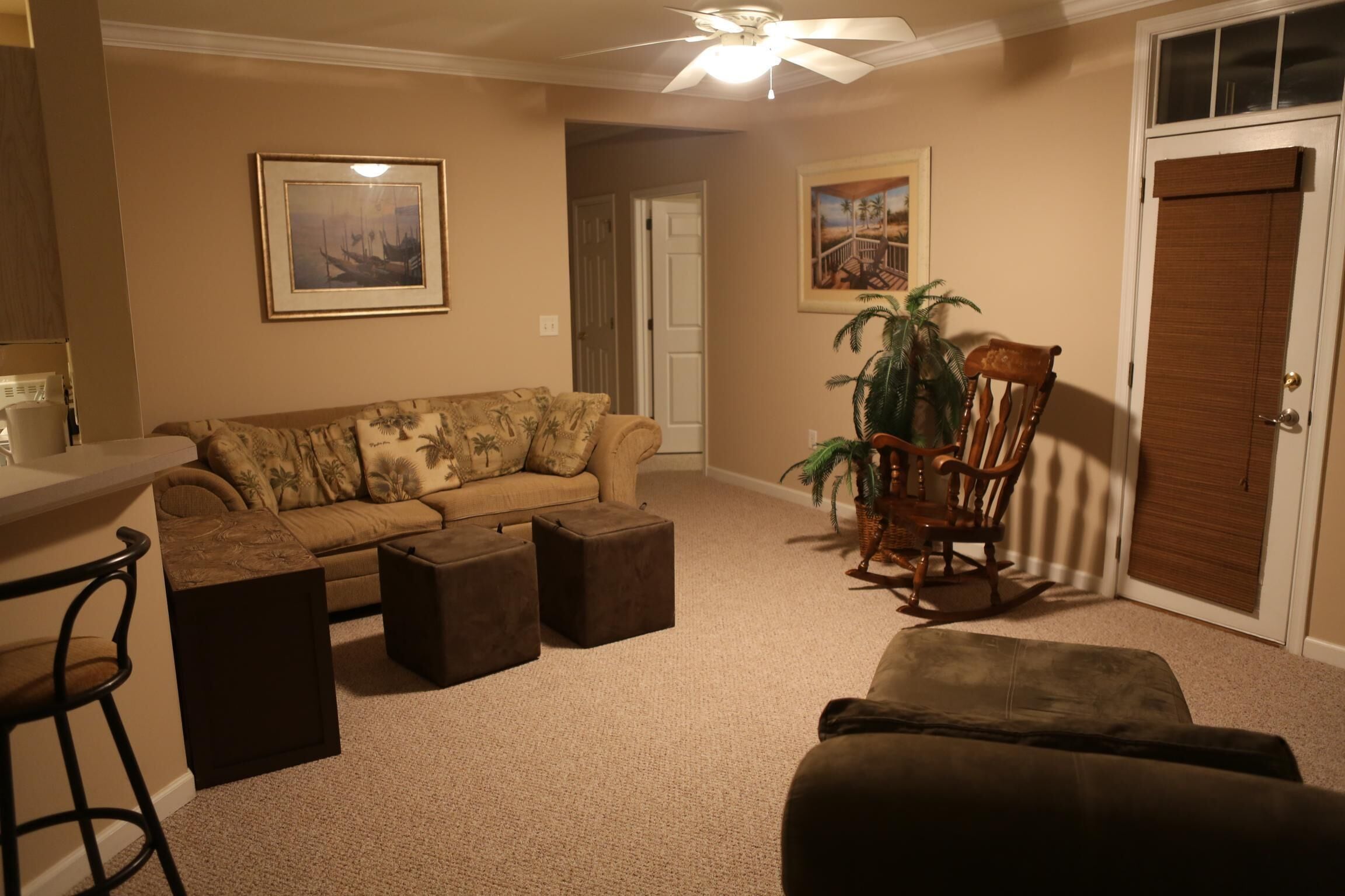 Relaxing 2 BR/2 BA Condo with 2 Porches & Pool