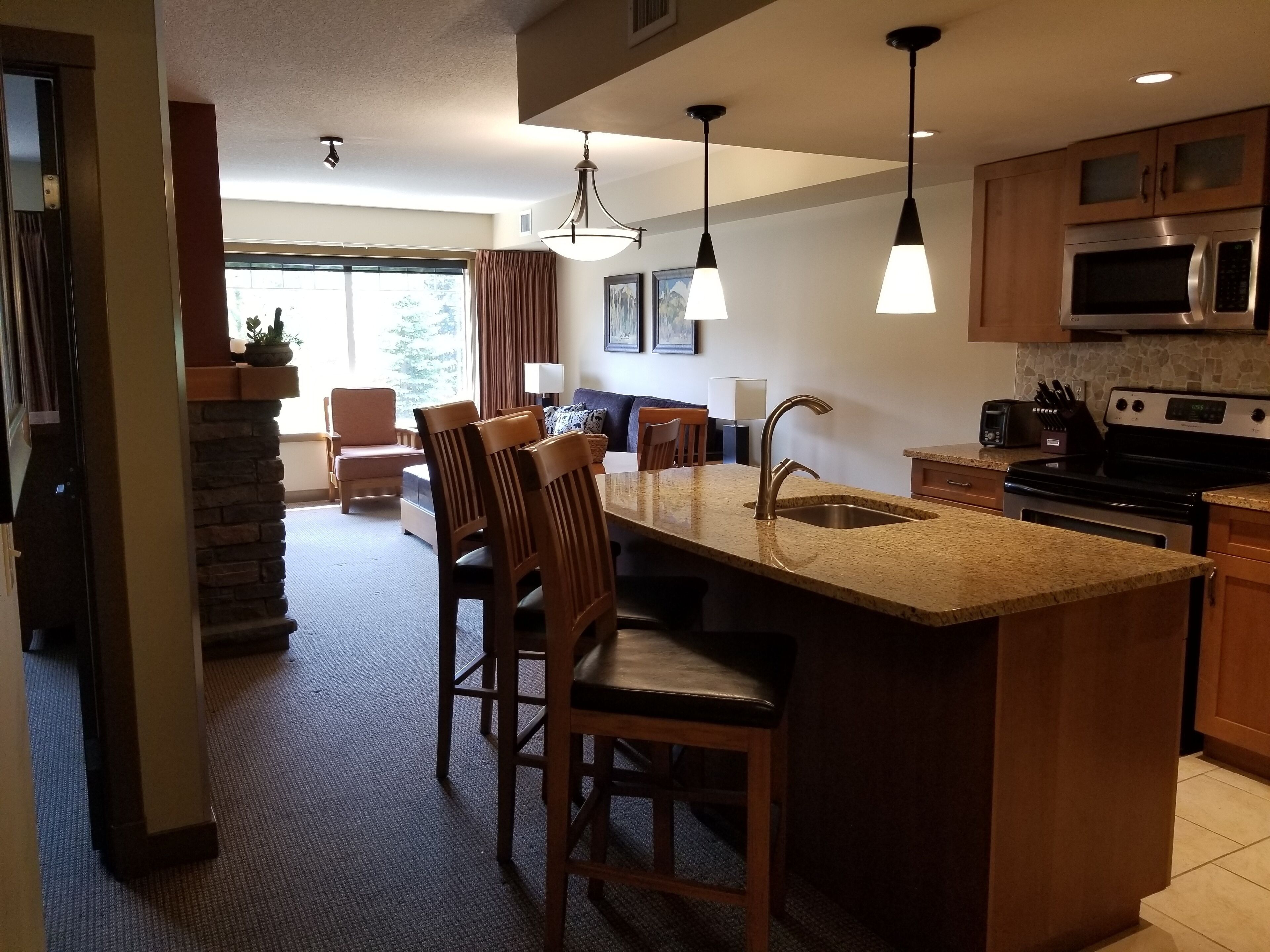 SUMMER SUN AND MOUNTAIN FUN! RELAX, REJUVENATE, PLAY AT OUR MOUNTAIN GETAWAY!