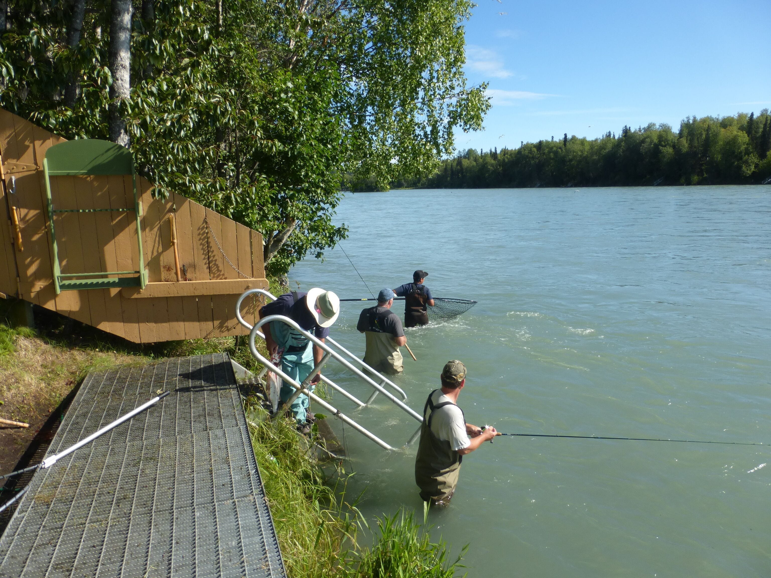 Right on the Kenai River! Comfortable condo great for fishing or sightseeing