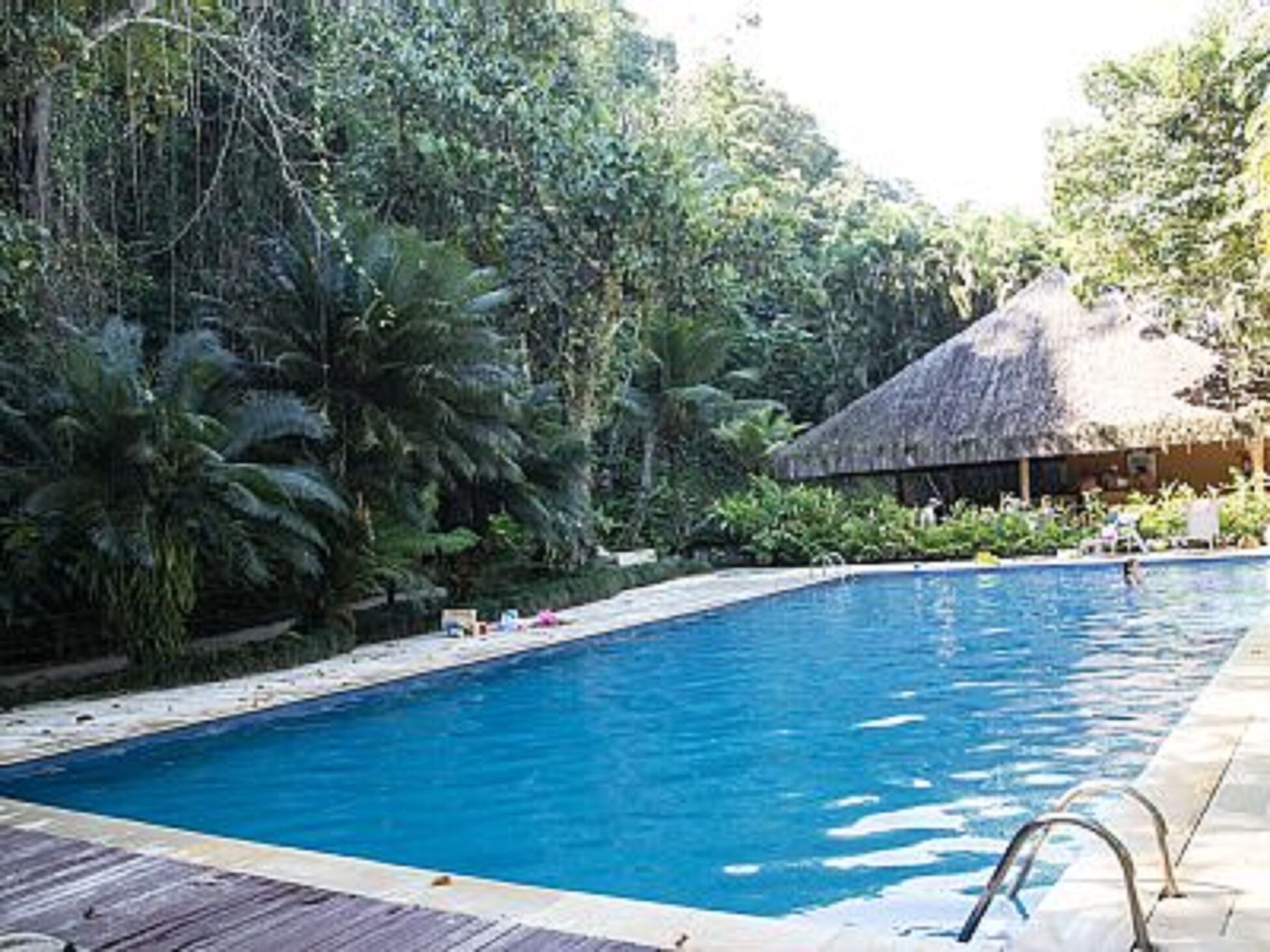 Fit / chalet condominium walk in sand in una bar
