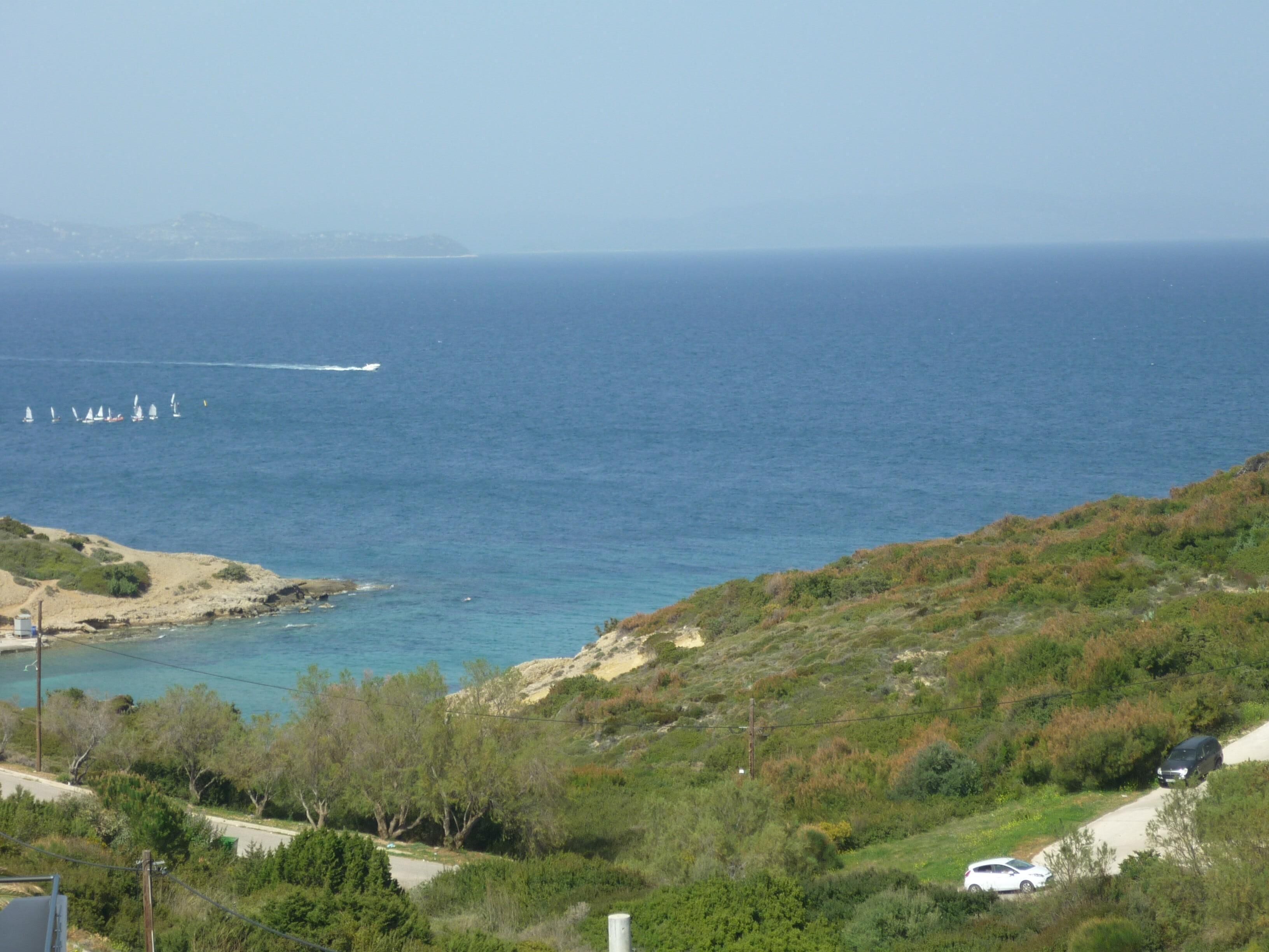 Rafina: sea shore apartment, with panoramic view of the nearby beach