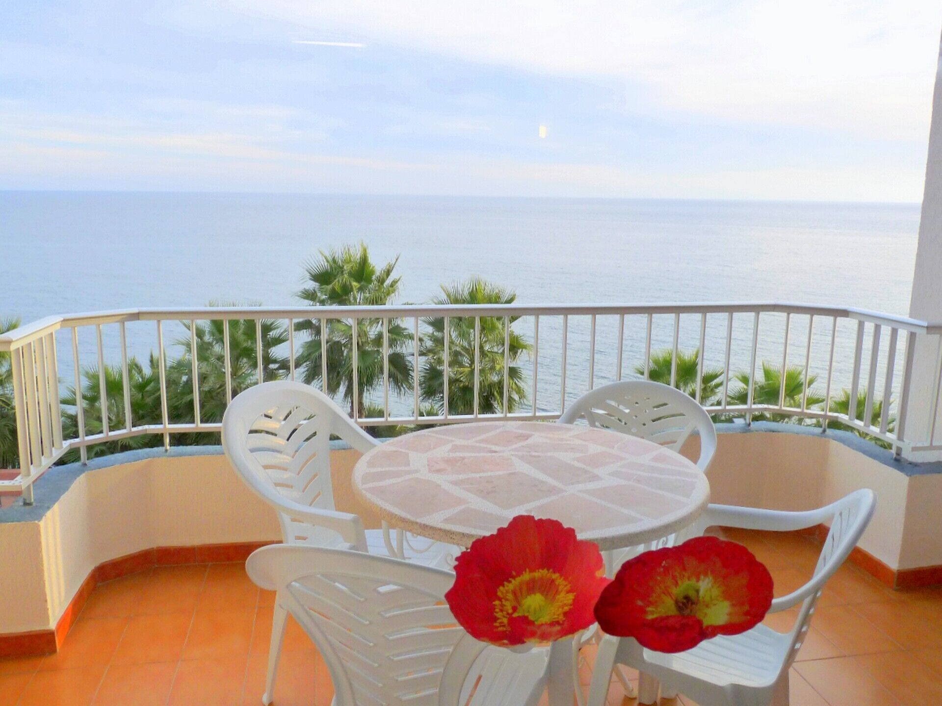 Seafront Southerly facing first line holiday apartment with magnificent seaviews