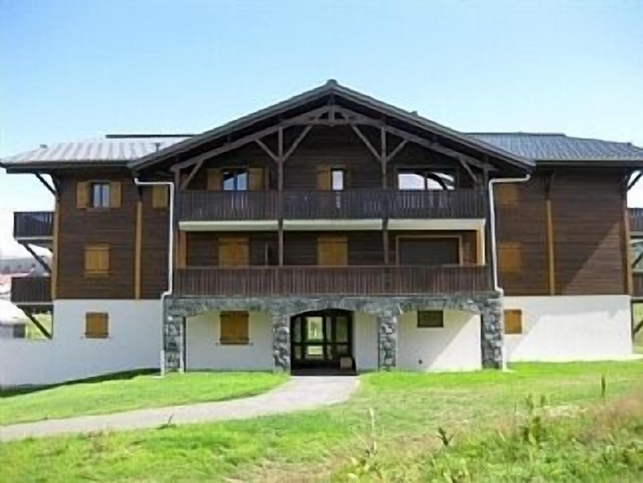 Family Ski Apartment With 'Ski In Ski Out'