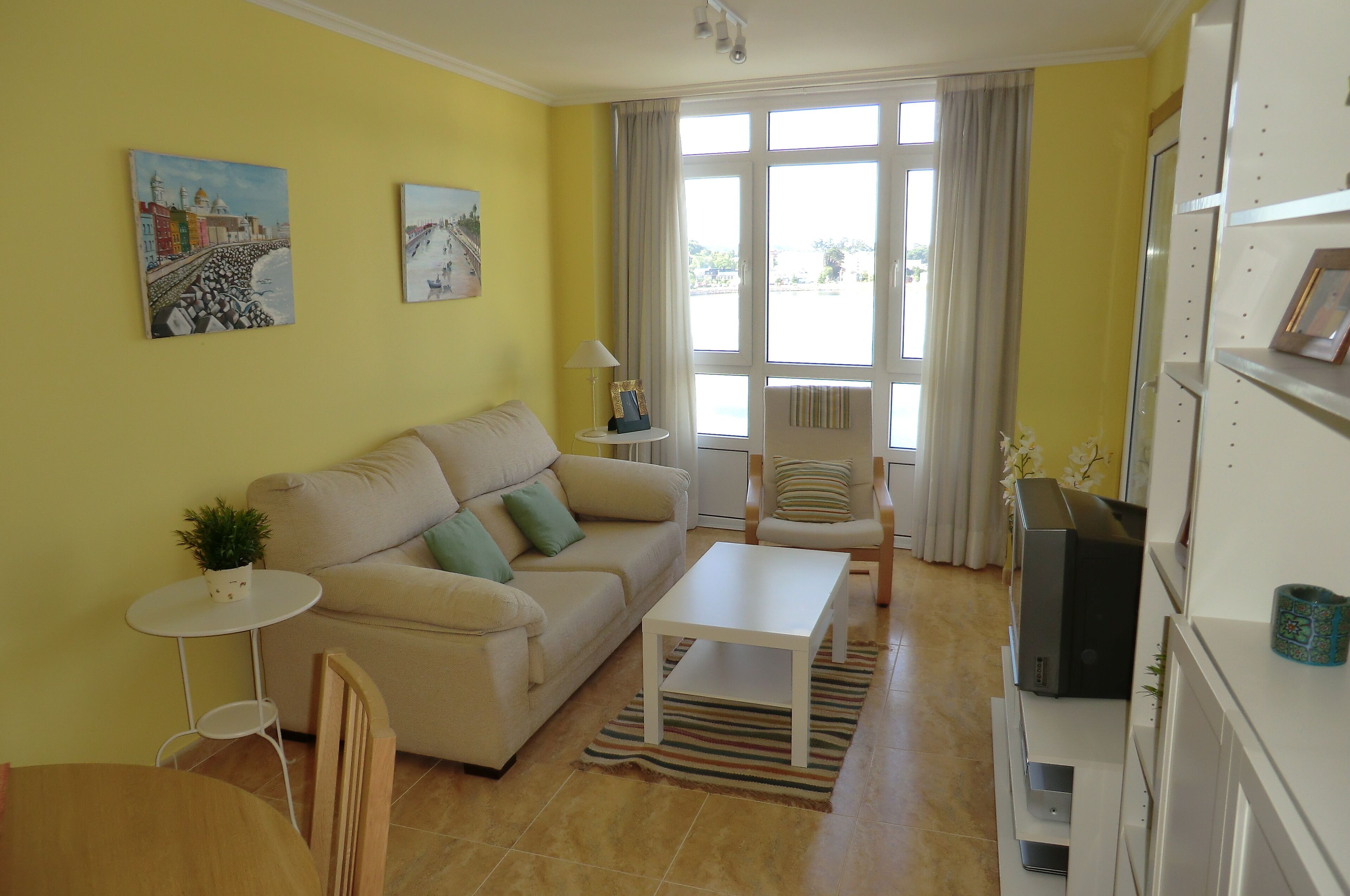 Apartment in Viveiro with views to the estuary
