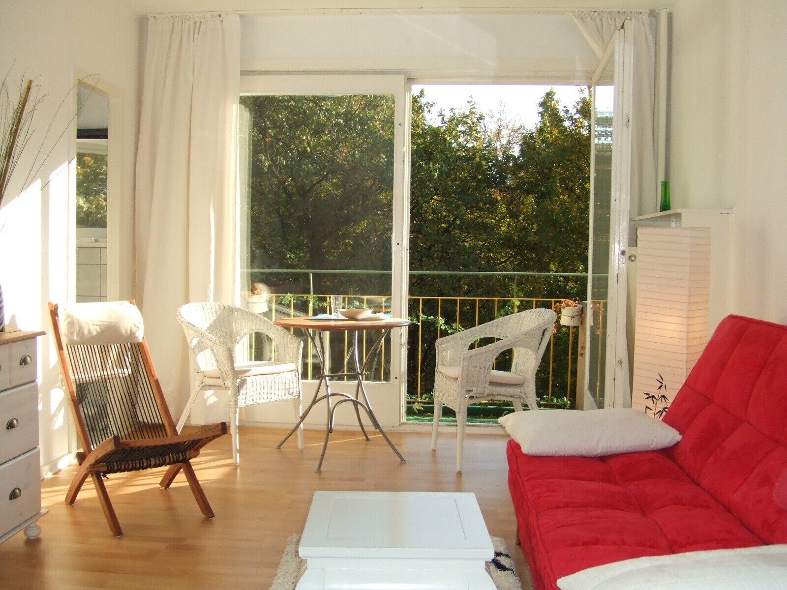 Top location apartment in Mitte-Tiergarten Hansaviertel near Victory Column.