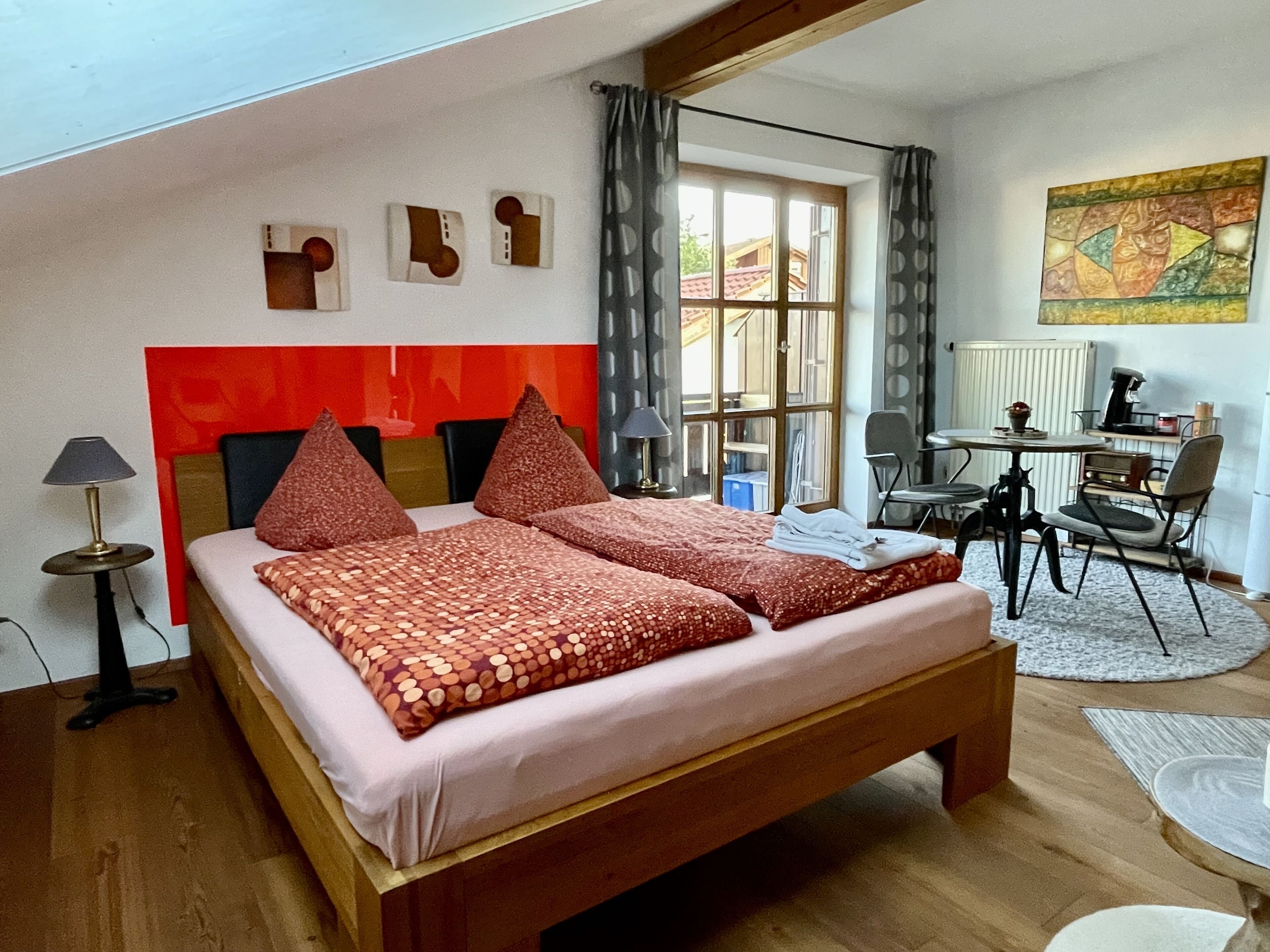 tastefully furnished apartment in a beautiful and quiet location with balcony