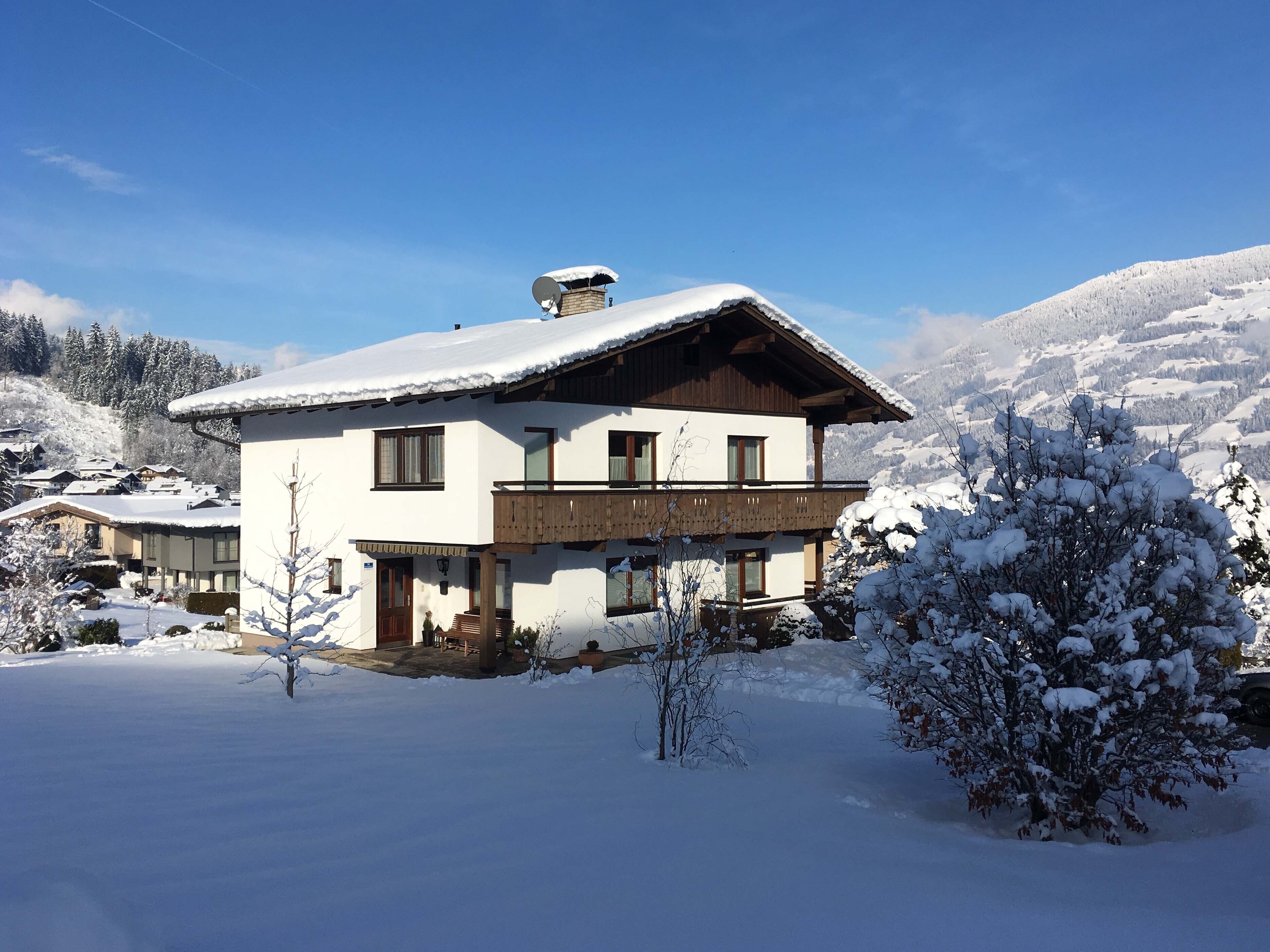 Centrally located apartment with sunny location in the Zillertal