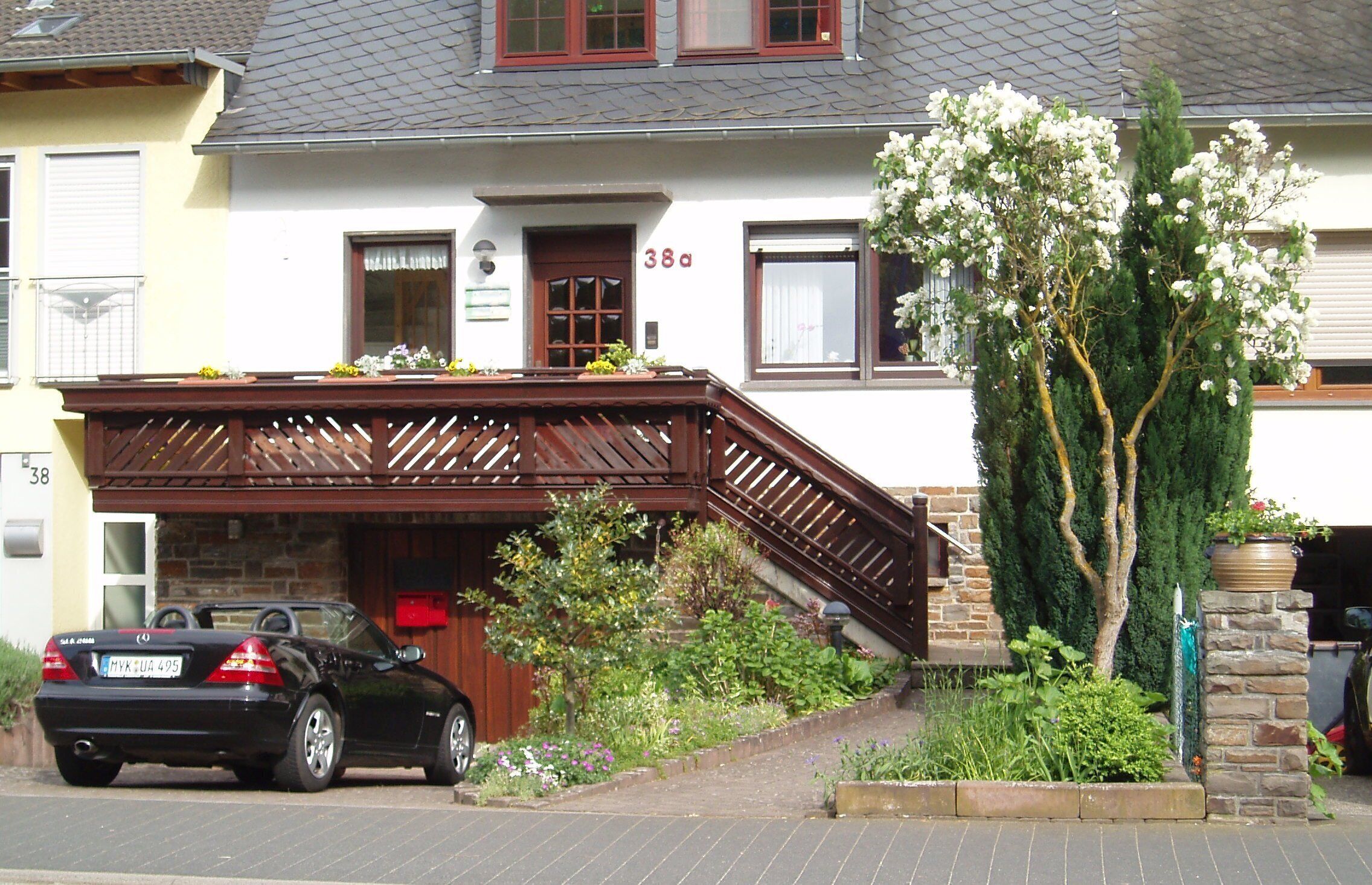 Comfortably furnished apartments in a central location beside the River Moselle in Alken.