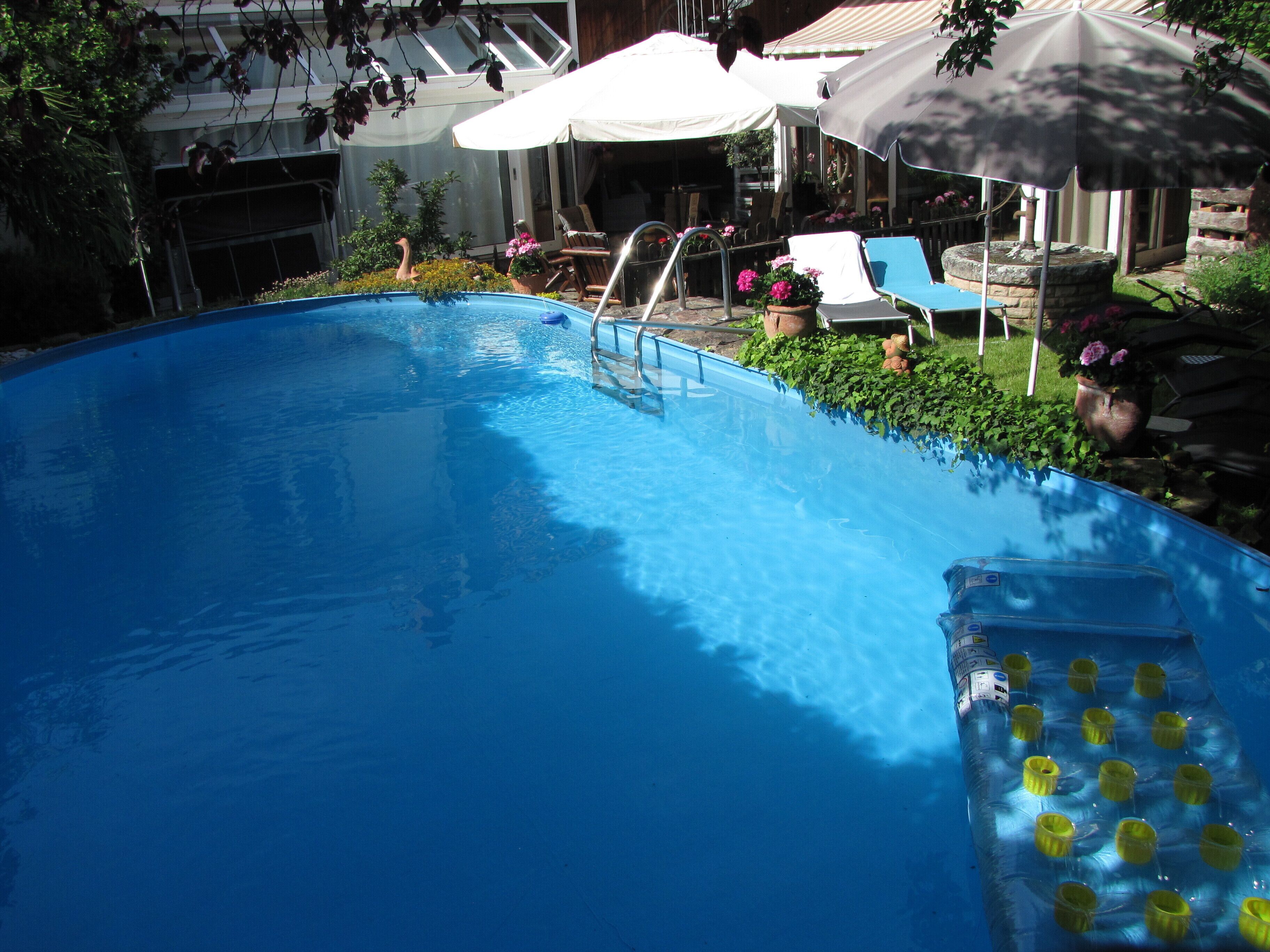 Apartment for up to 8 people with a sunny courtyard, garden and pool