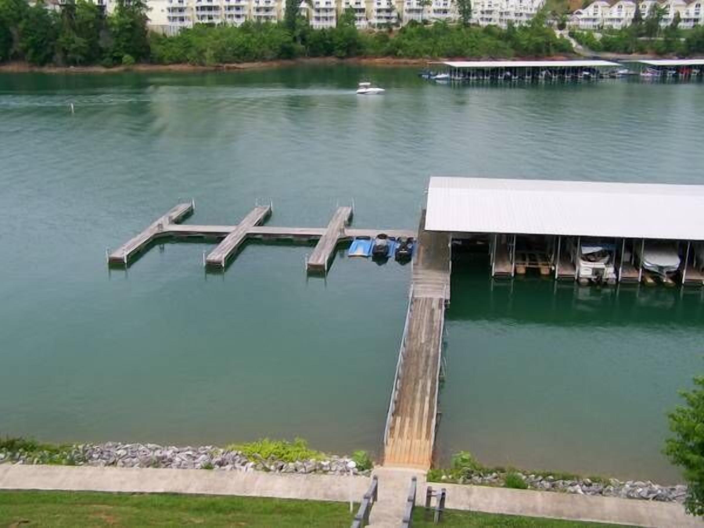 SPRING SPECIALS  225 CALL...Condo With Coved Slip Right Outside. Your Door