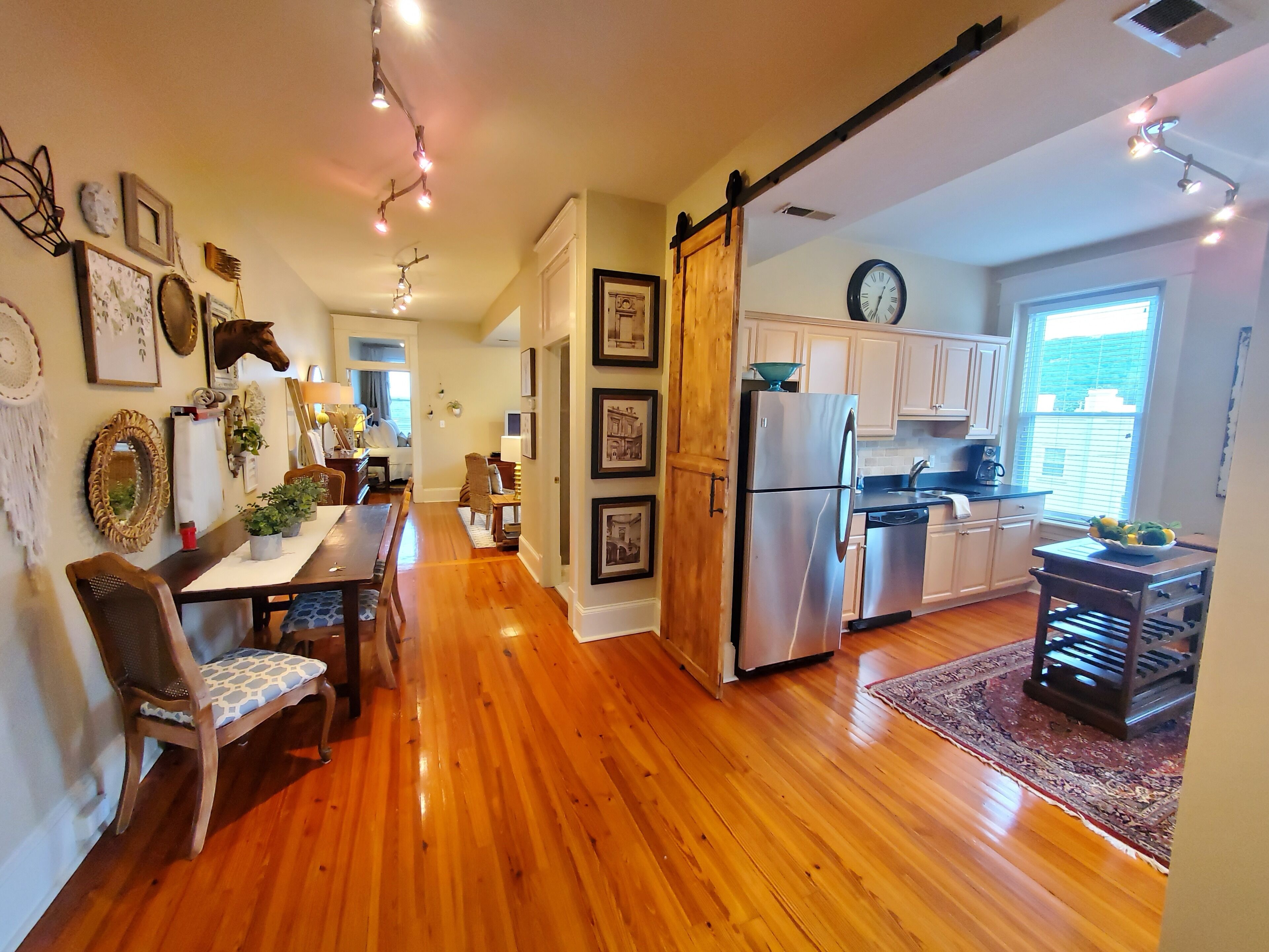 Historic Urban Downtown Loft 2 Bedroom 2 Bath