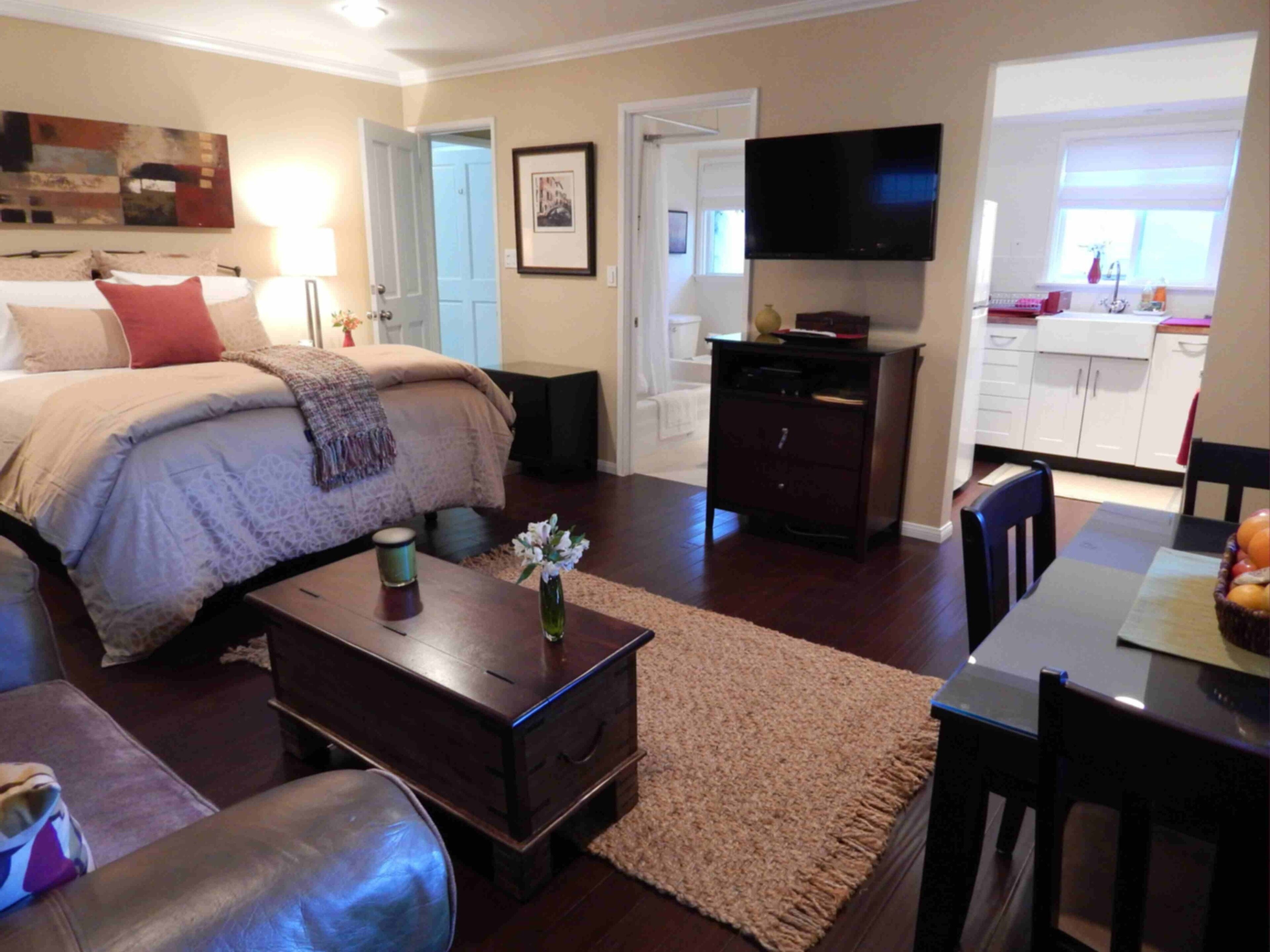 Quiet Chic Studio Apartment In Valley Village, Close To Universal Studios